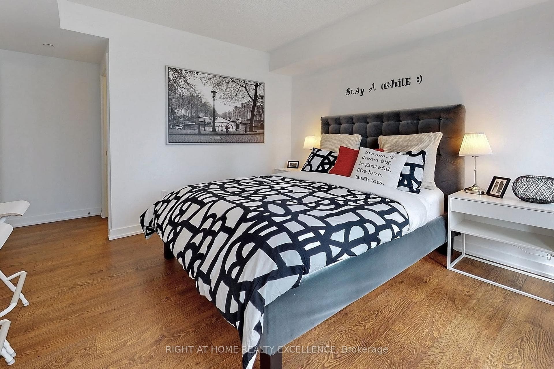 10 York Street Unit 2203 photo 21