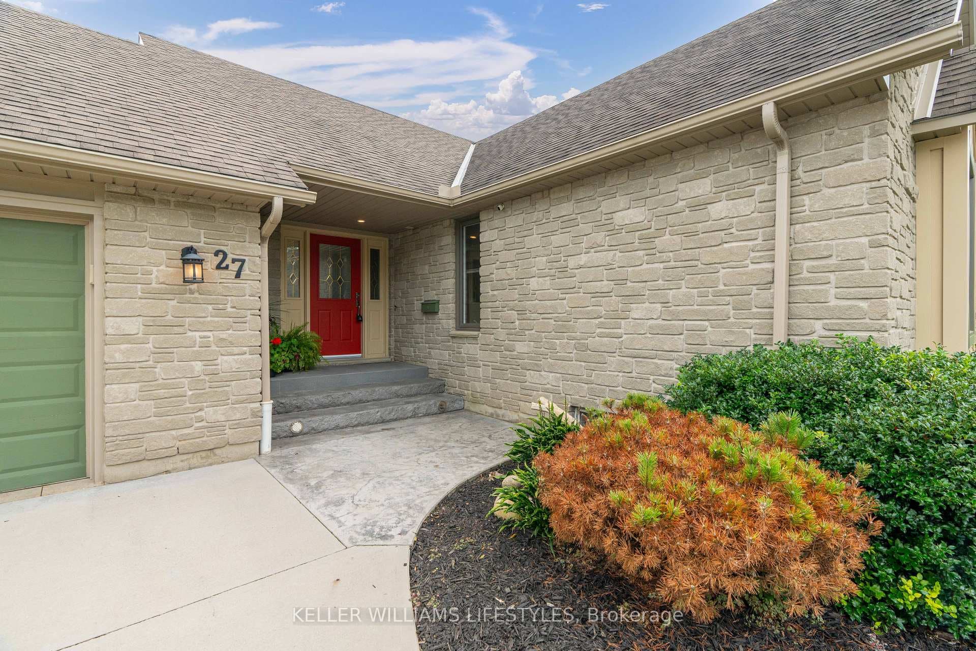 27 FRANCES Drive photo 5