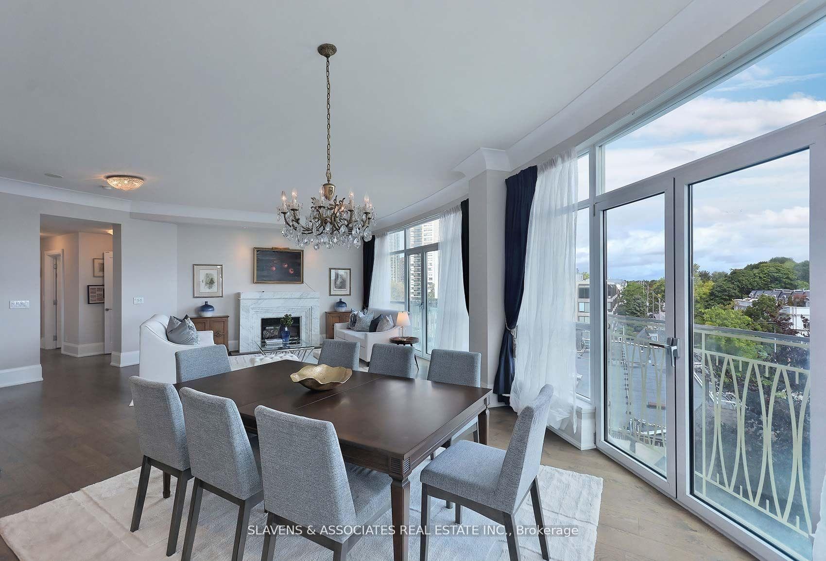 336 Spadina Road Unit 701 photo 12