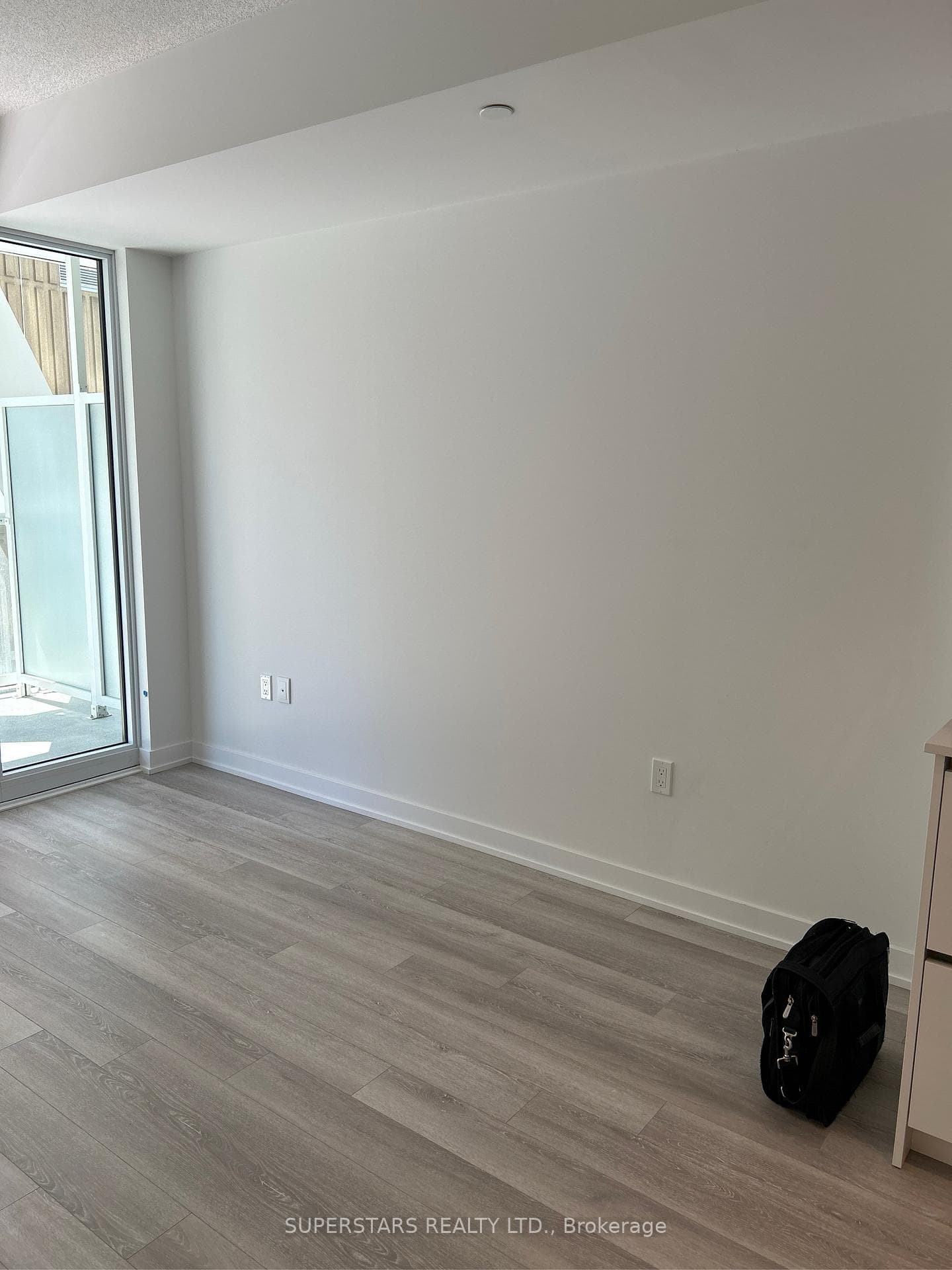 230 Simcoe Street Unit 928 photo 2