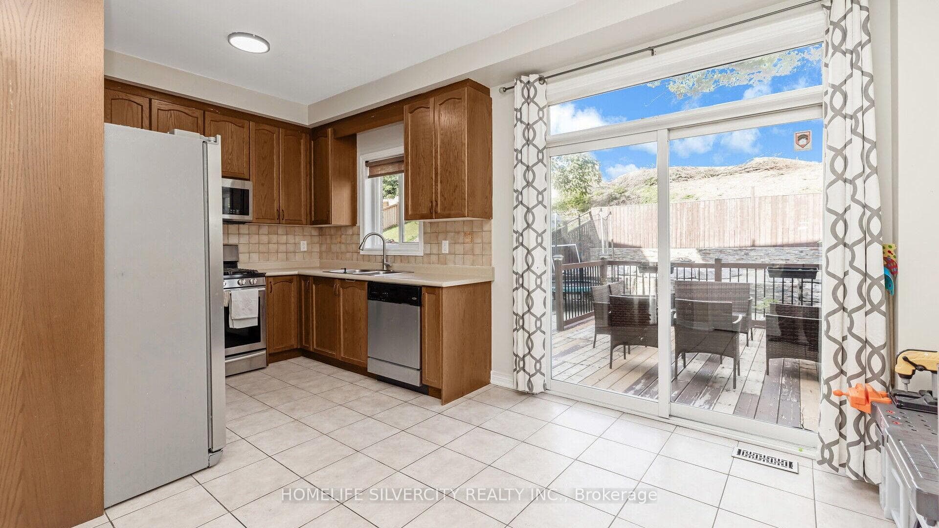 97 Seahorse Avenue photo 10