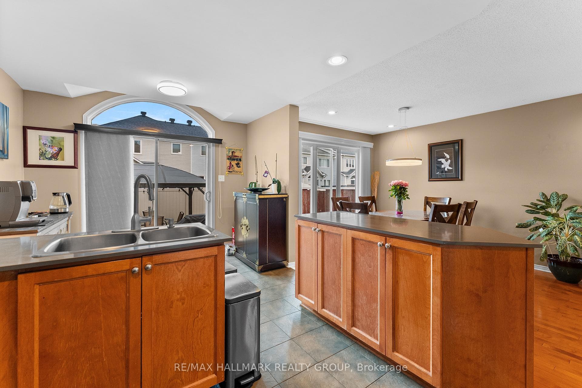 2250 Silverado Crescent photo 8