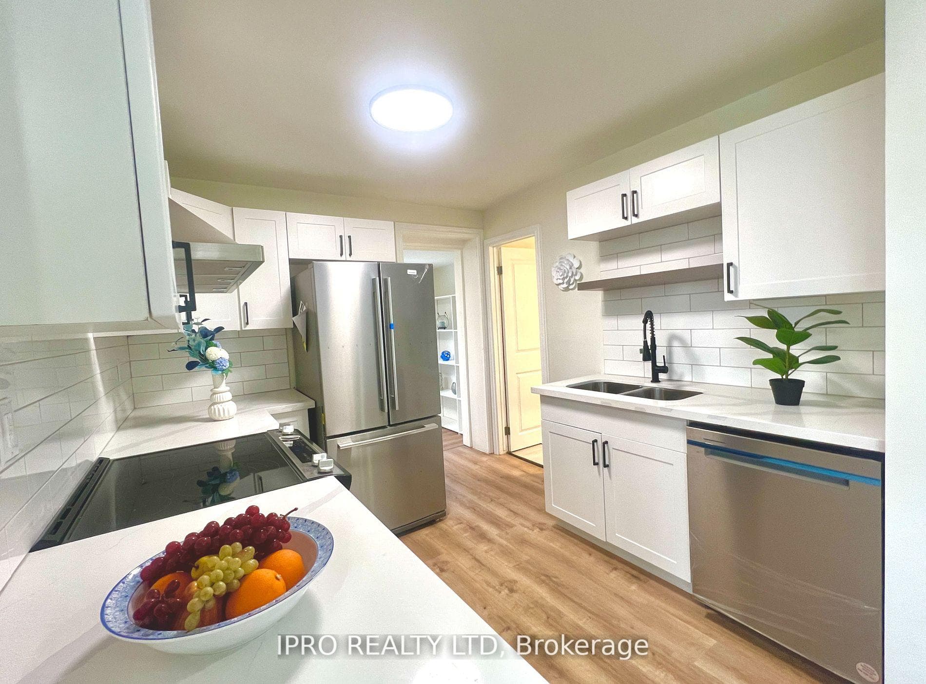 203 Beach Road photo 4