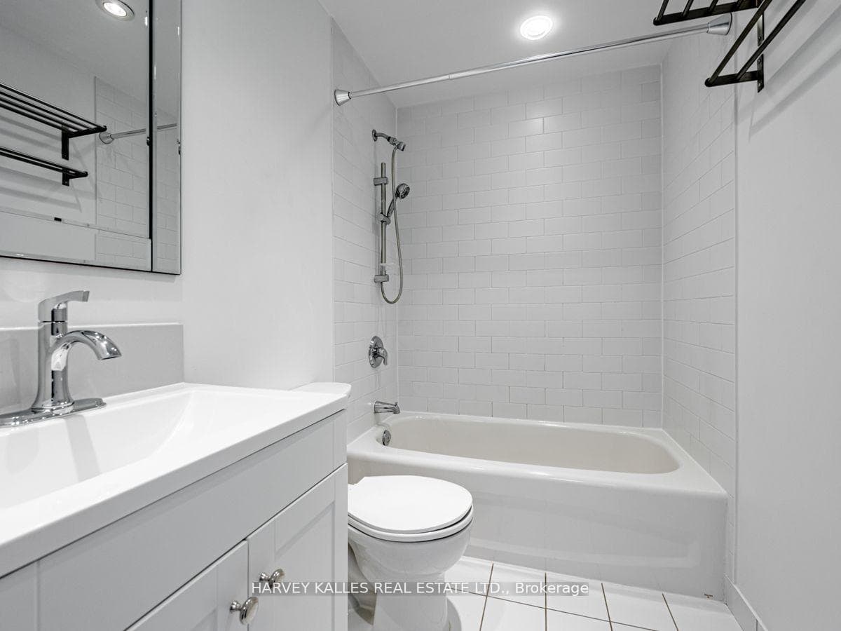 285 Mutual Street Unit 1803 photo 19