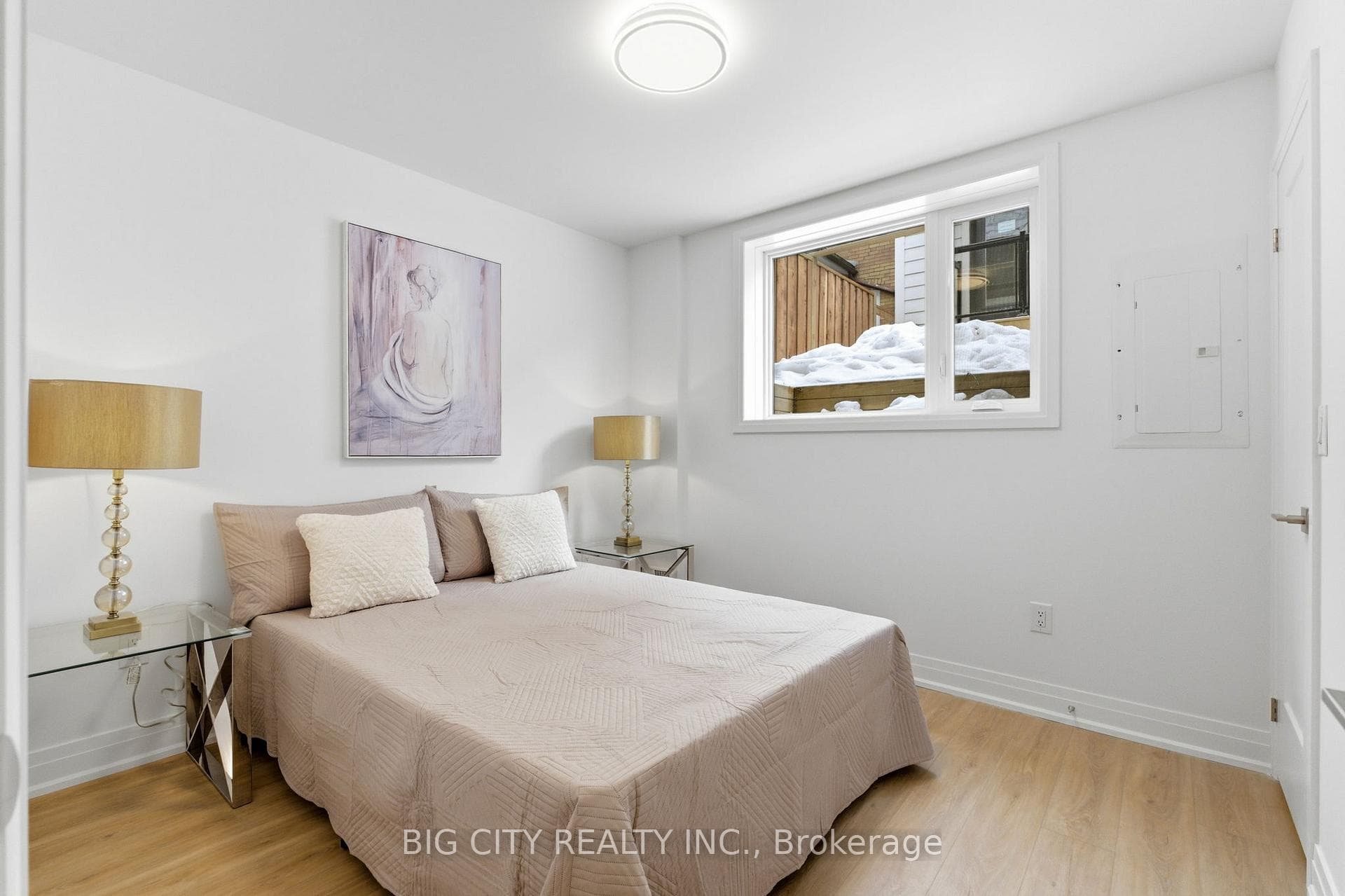 68 Westholme Avenue Unit 4 photo 14