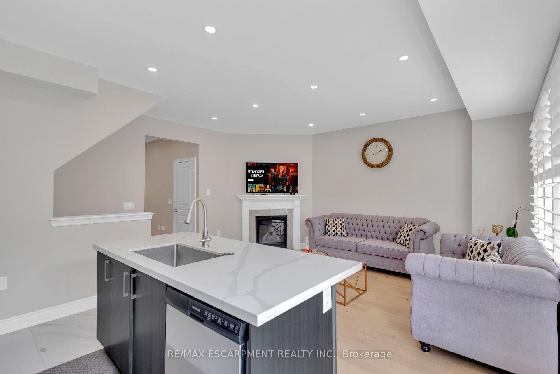 1454 Chretien Street photo 12