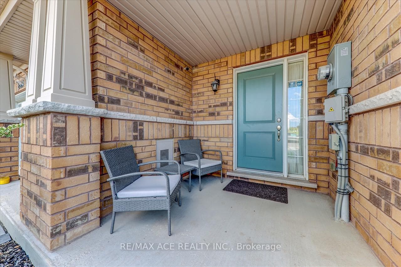 2486 Steeplechase Street photo 5
