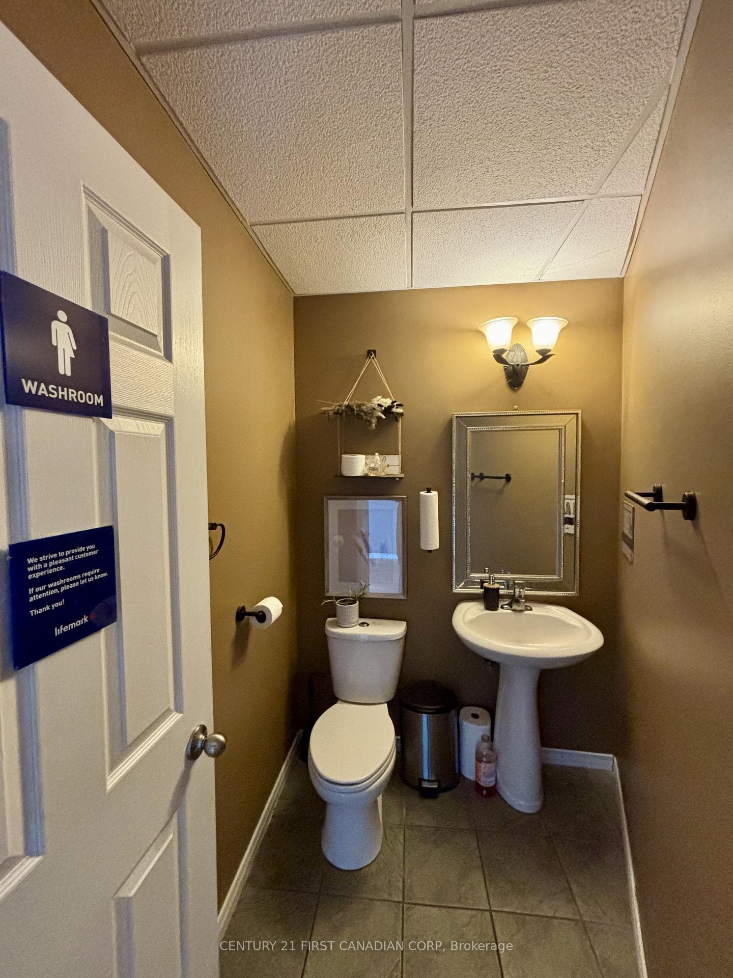 13274 Ilderton Road photo 6