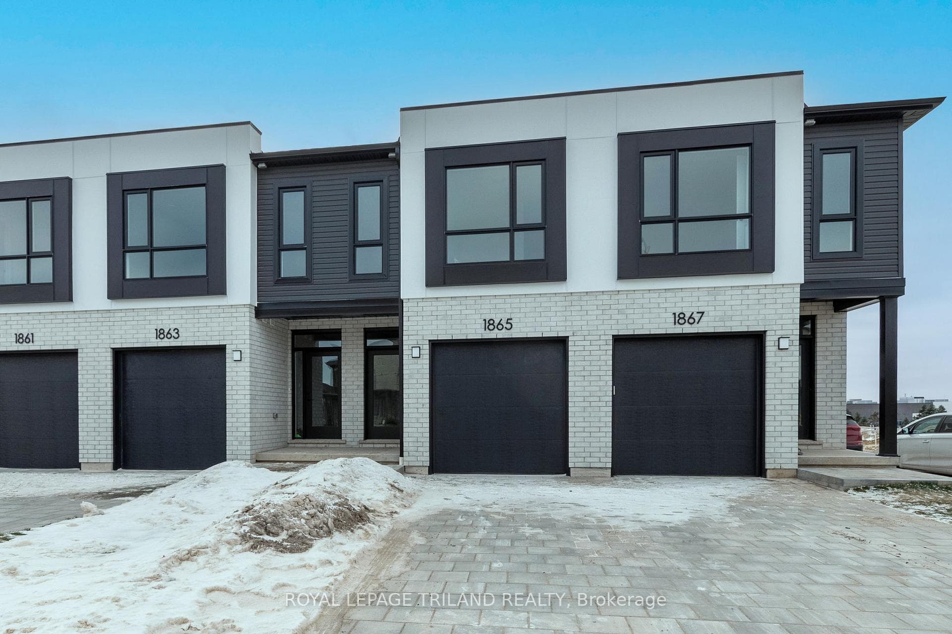 1863 Dalmagarry Road photo 2