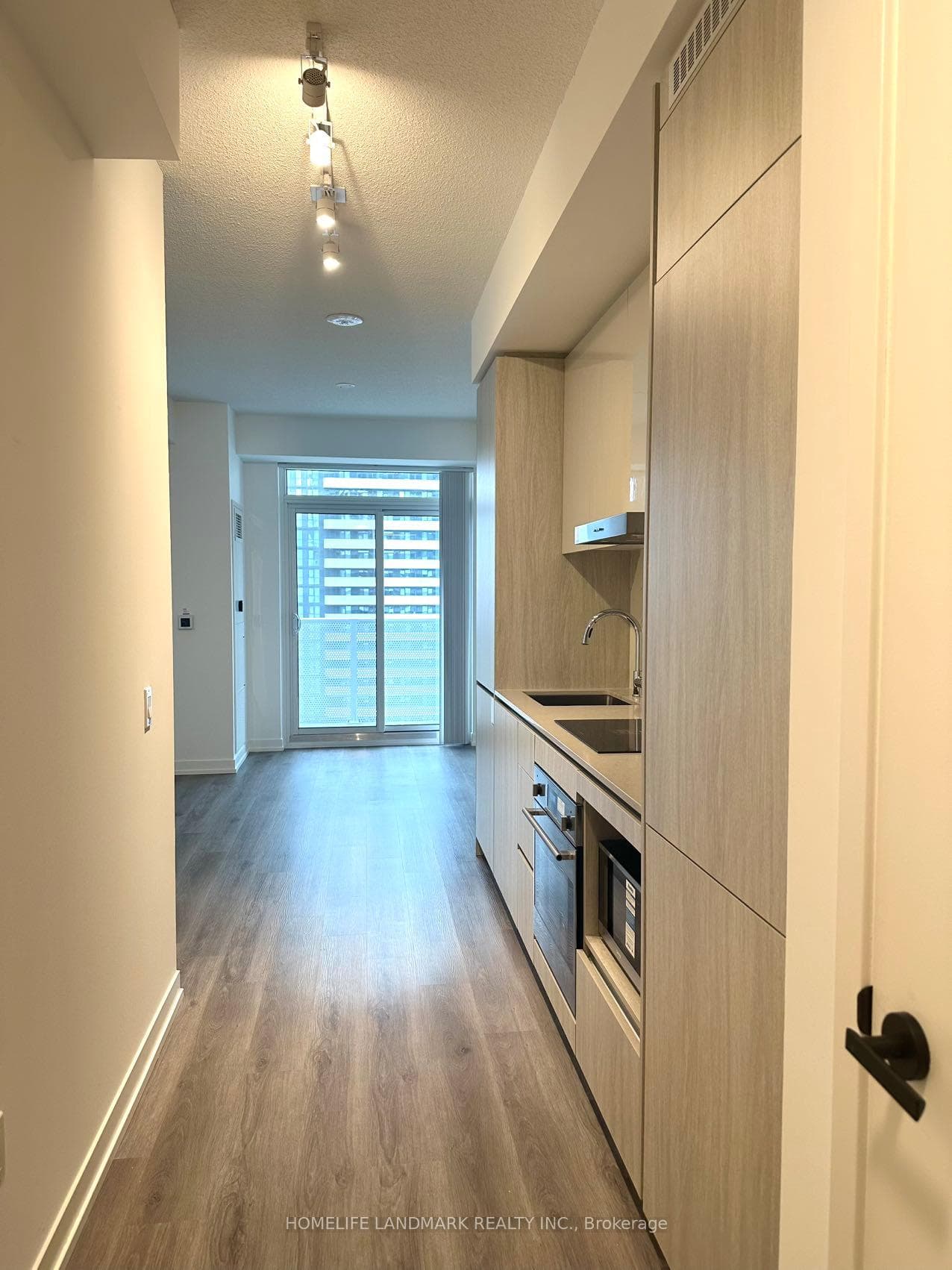 28 Interchange Way Unit 3815 photo 7