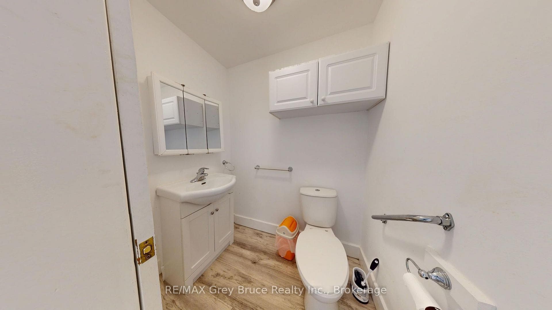 2pc Bathroom