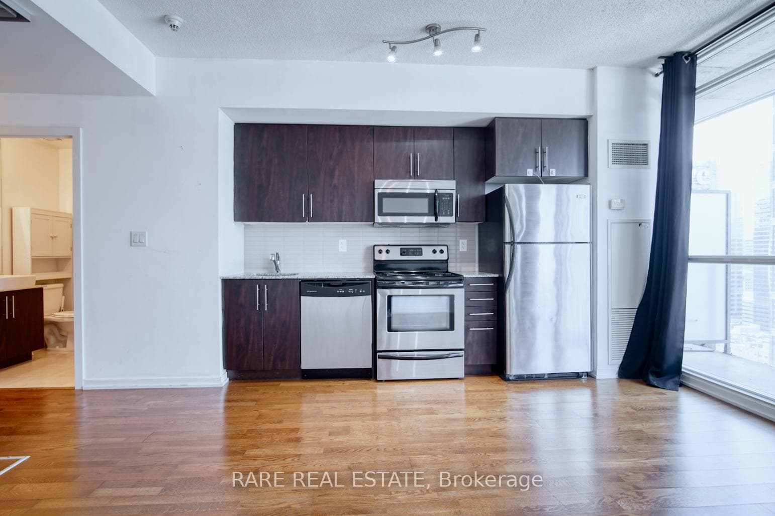 65 Bremner Boulevard Unit 3006 photo 4