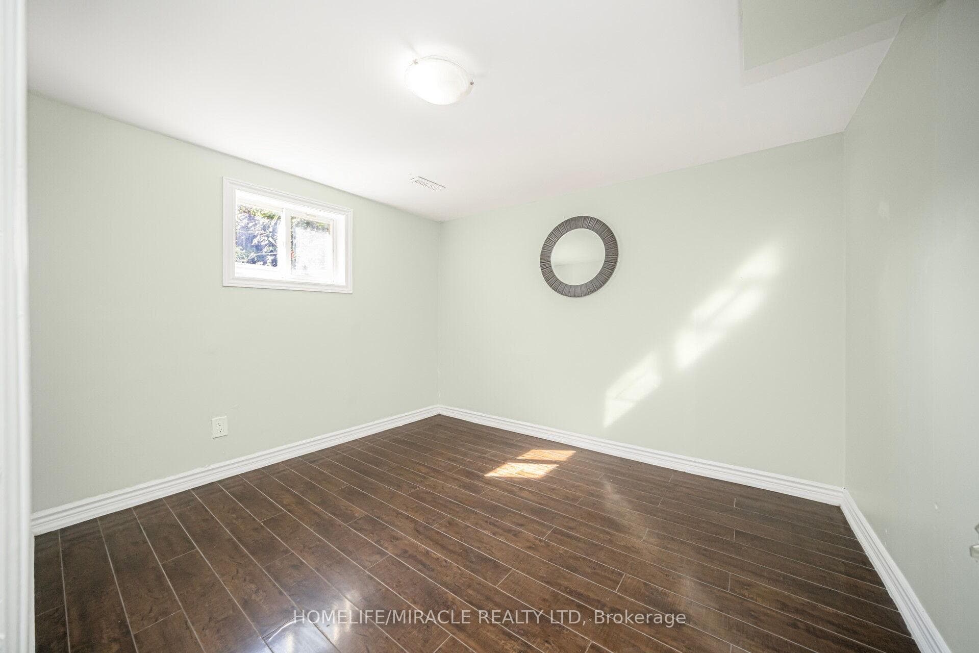 3777 Woodruff Crescent photo 36