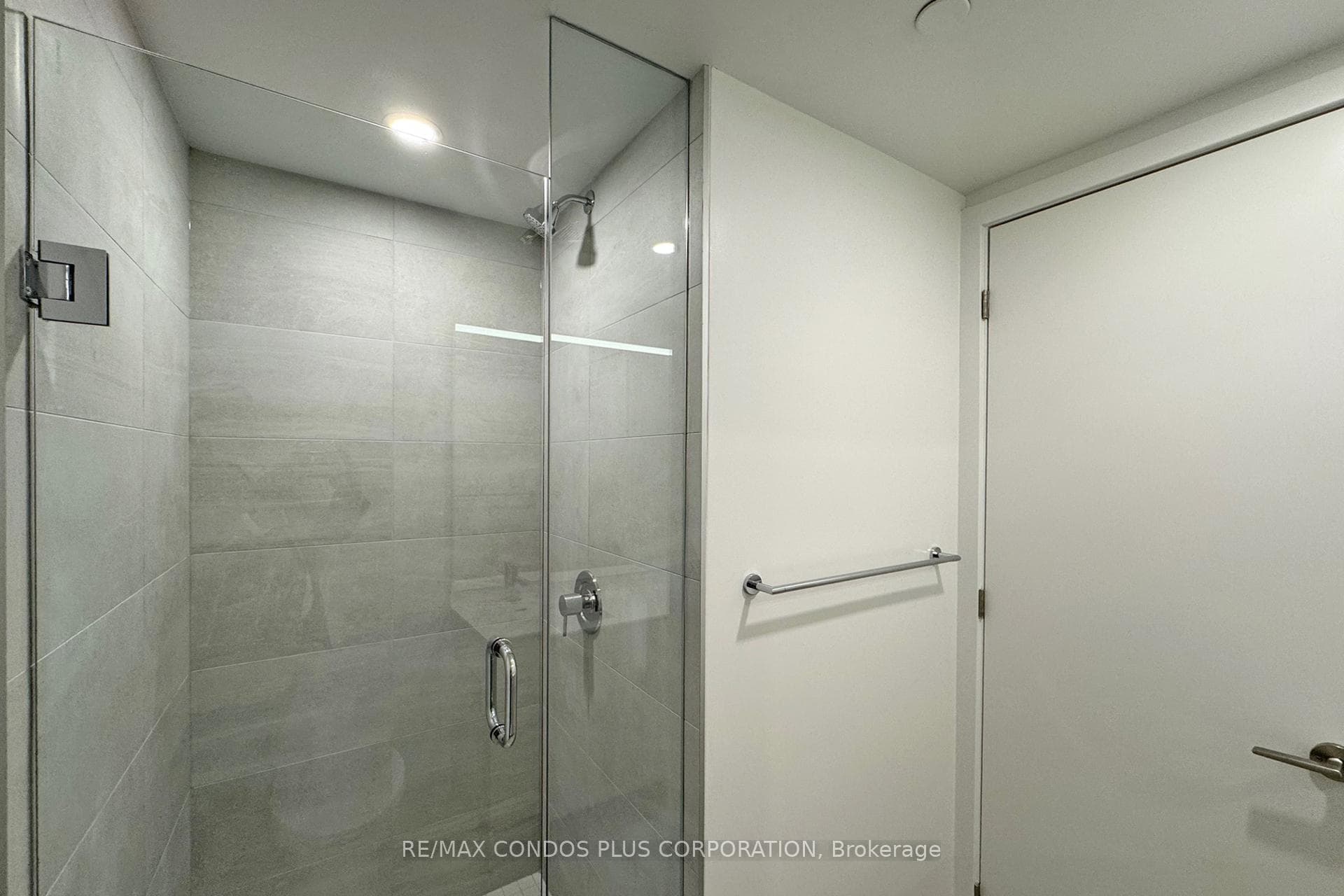 Modern 3 Piece Bathroom