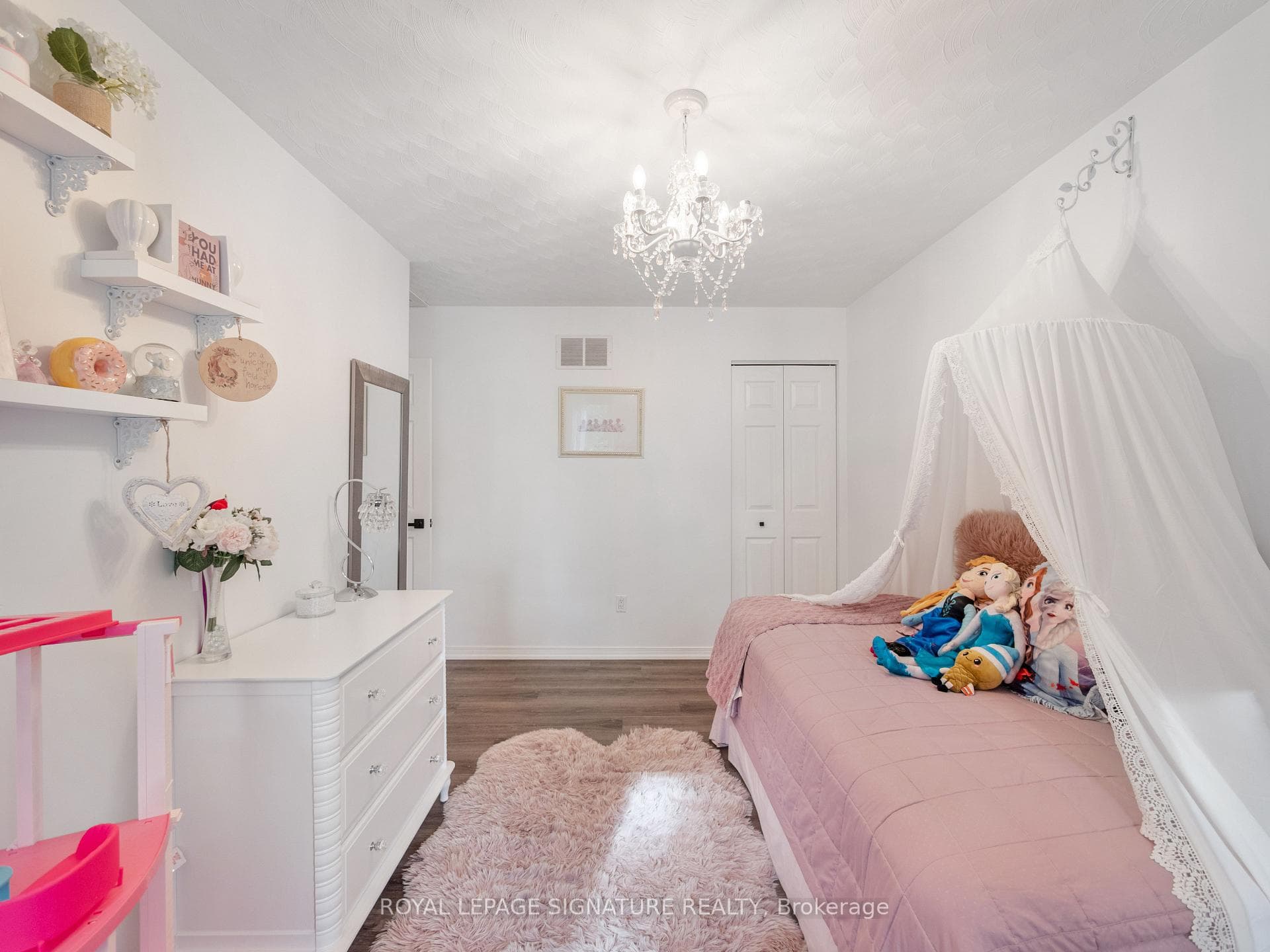 245 Appleby Road photo 13