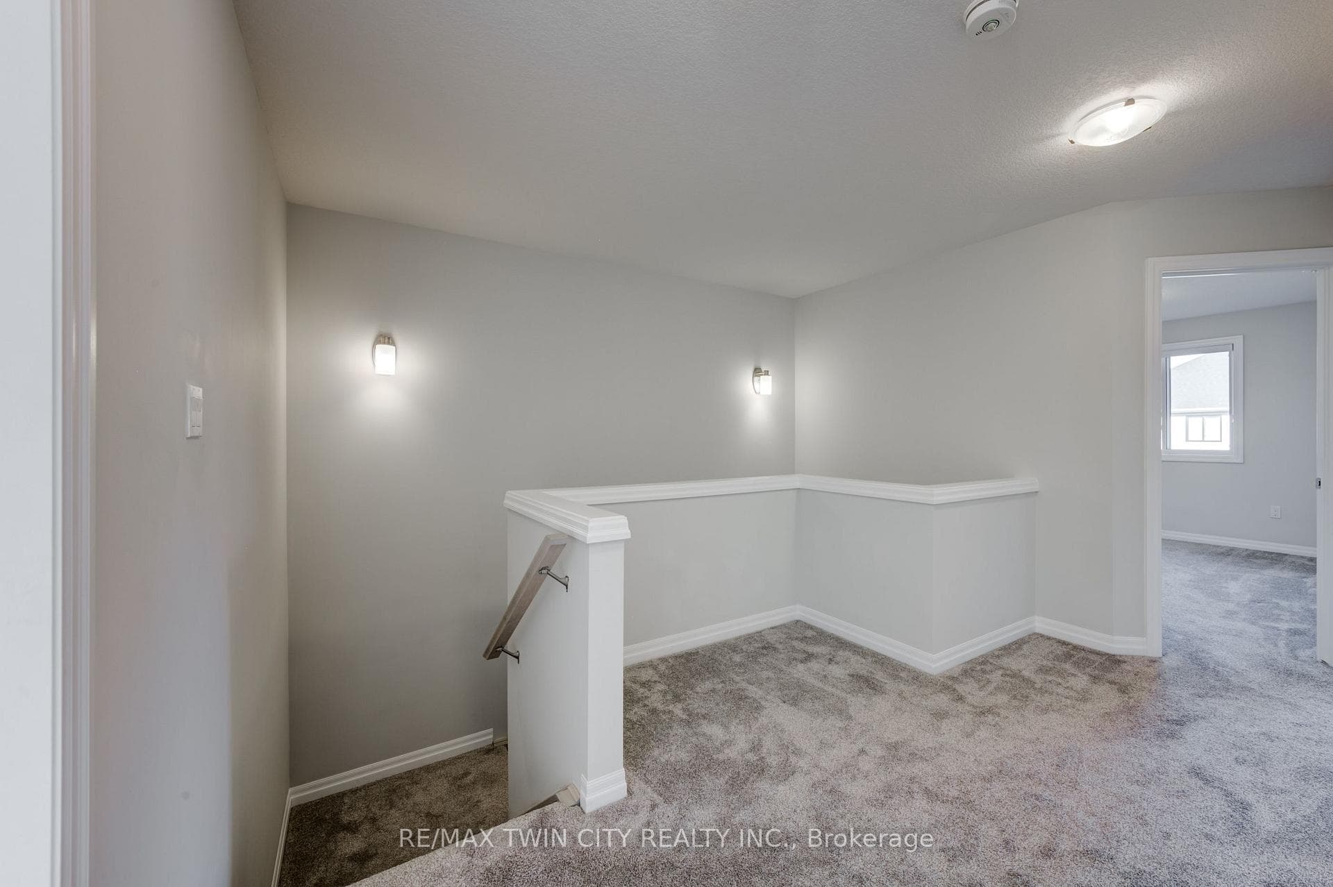 85 Keba Crescent photo 18