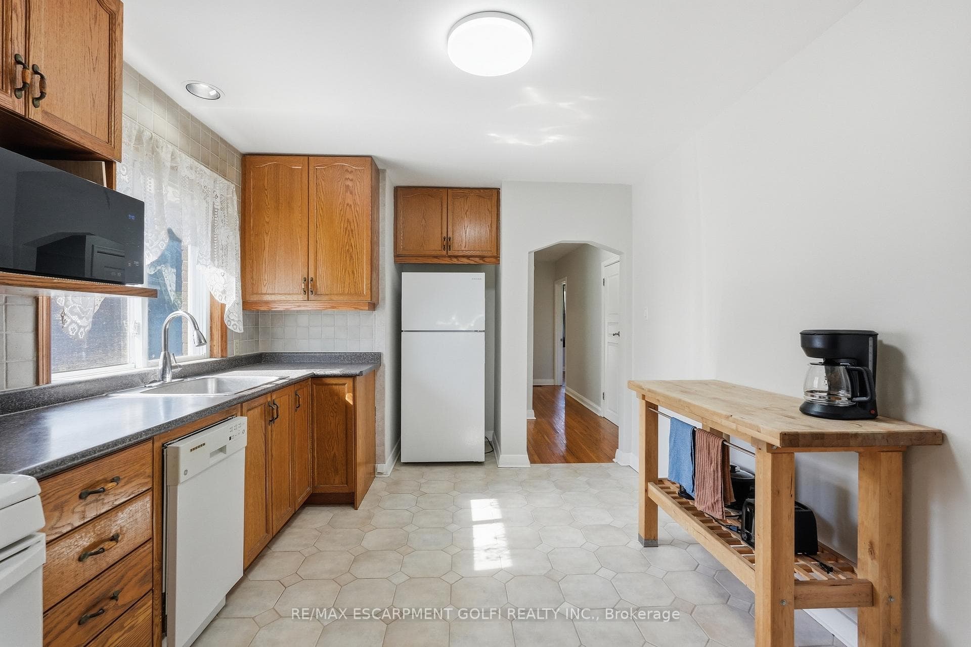 764 Brucedale Avenue photo 7