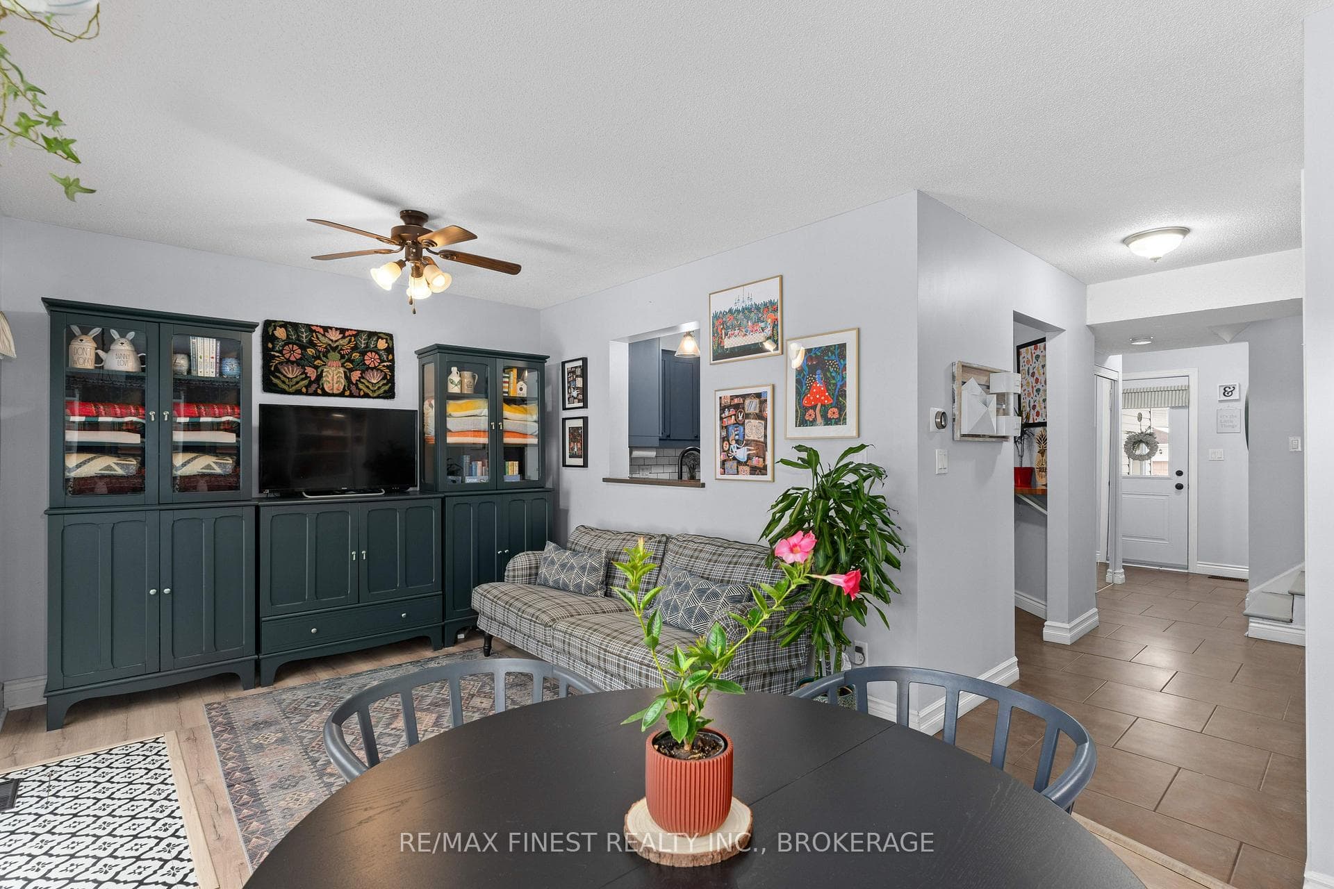 298 Vanguard Court photo 13