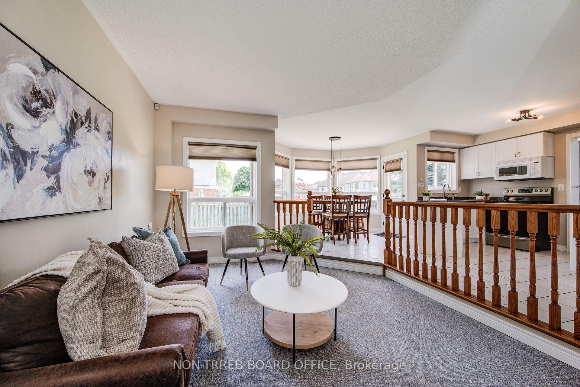 68 WADSWORTH Crescent photo 8