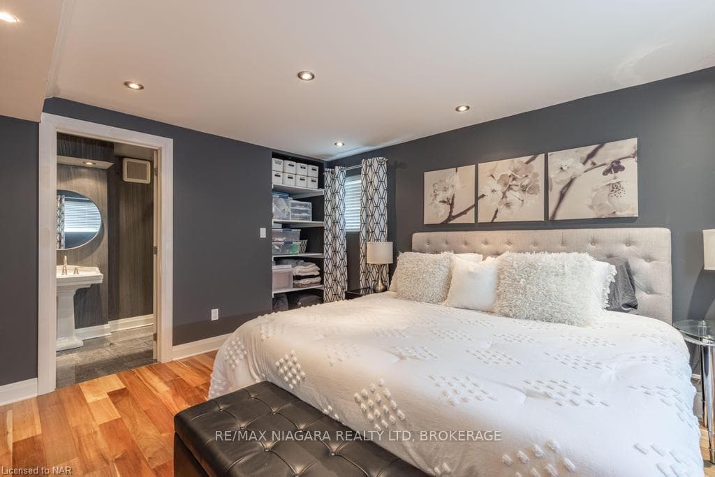 9 SHELDONBURY Court photo 26