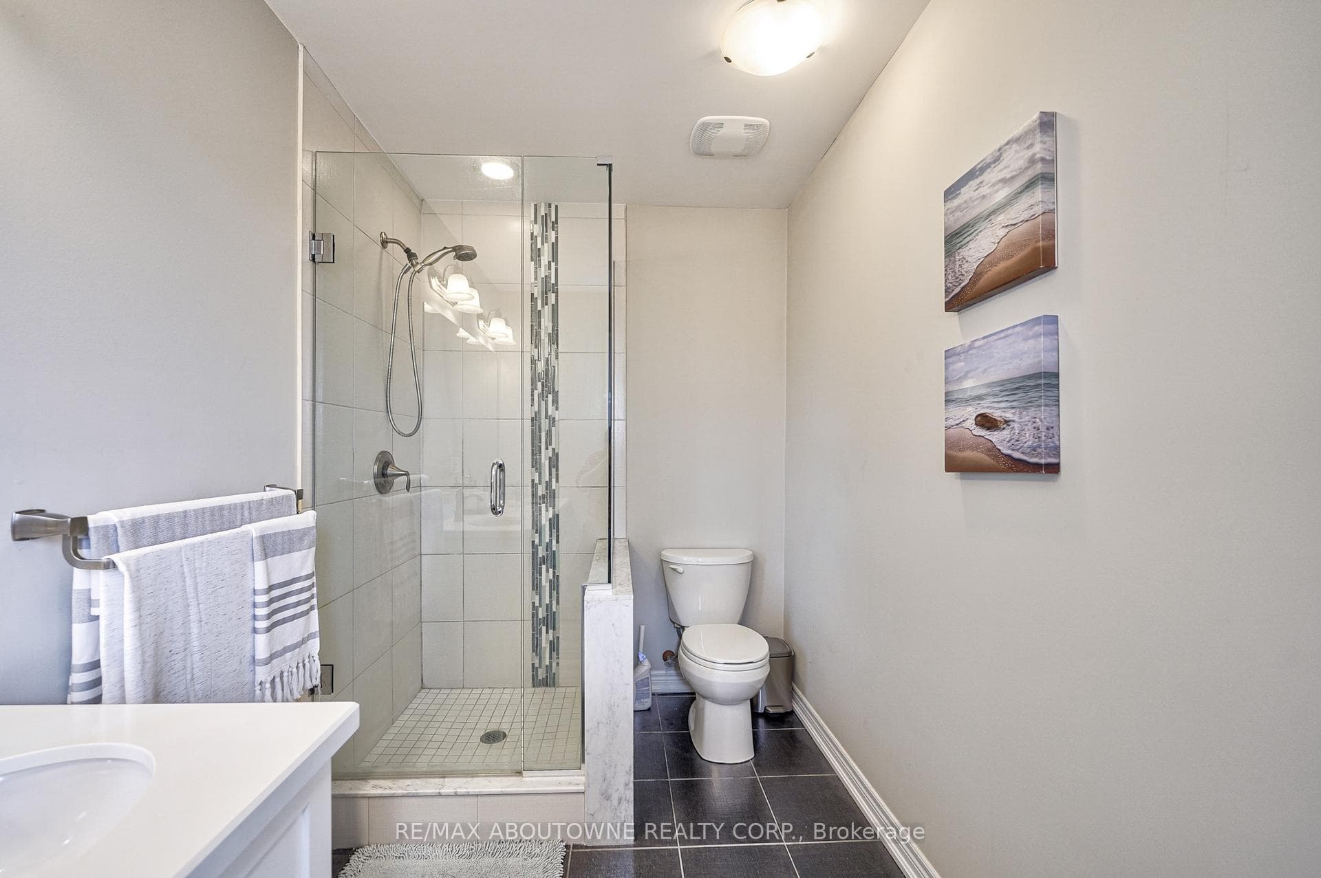 195 Greti Drive Unit Upper photo 33