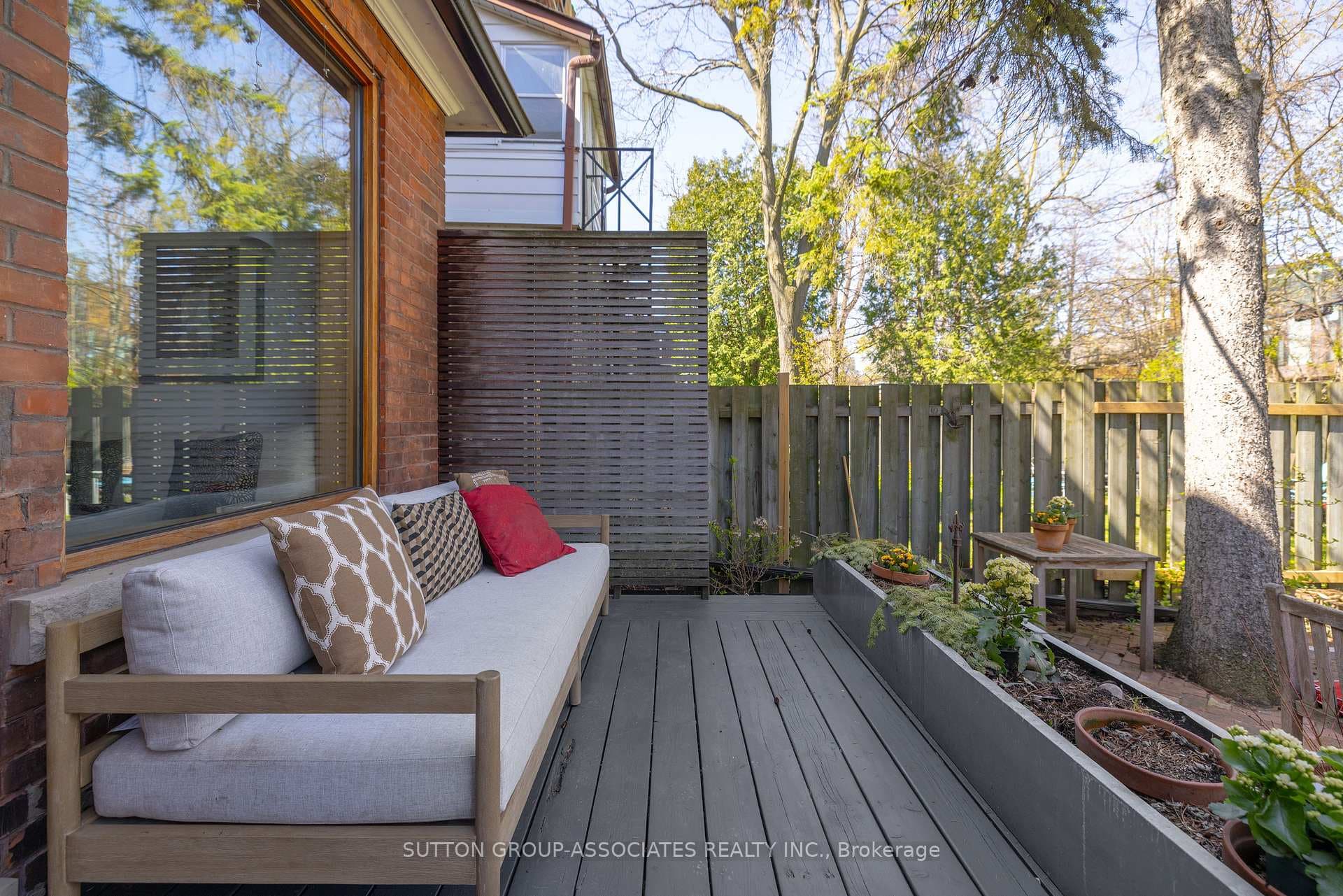 81 Kendal Avenue photo 37