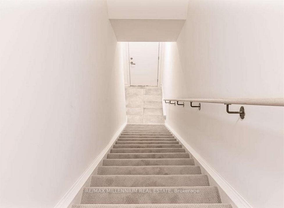 4-3476 Widdicombe Way photo 6