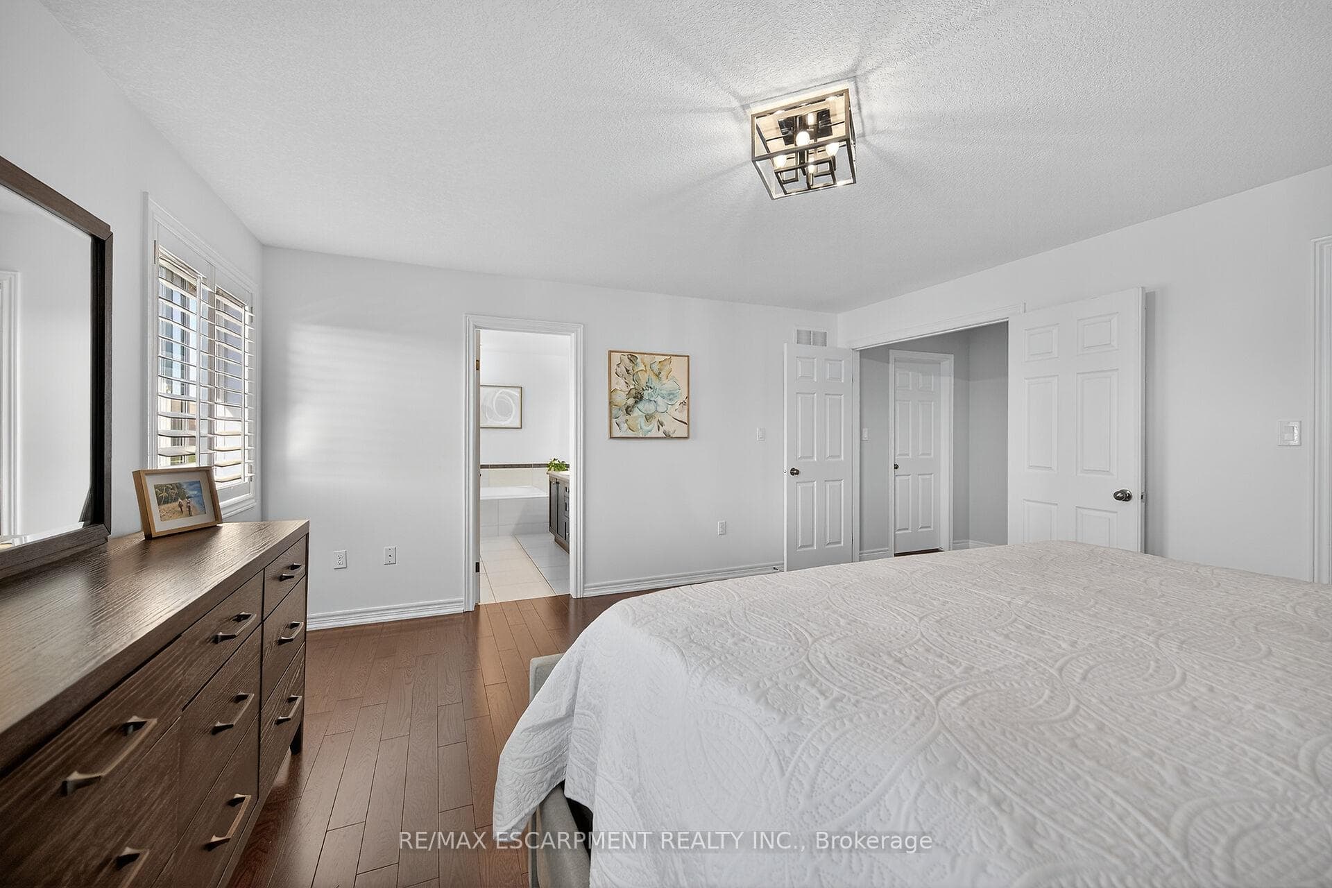 8 Chartwell Circle photo 24