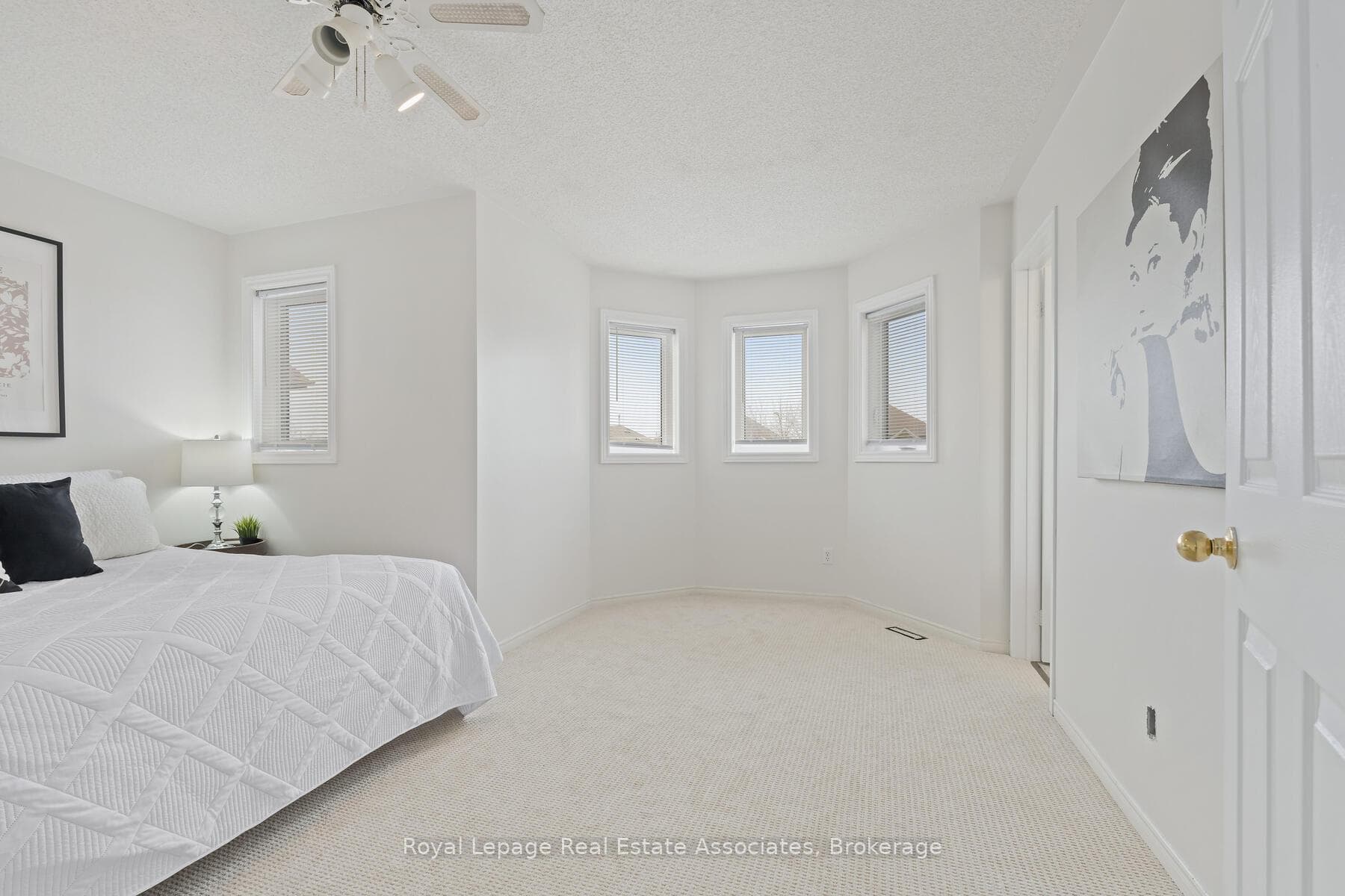 80 Lauchlin Crescent photo 20