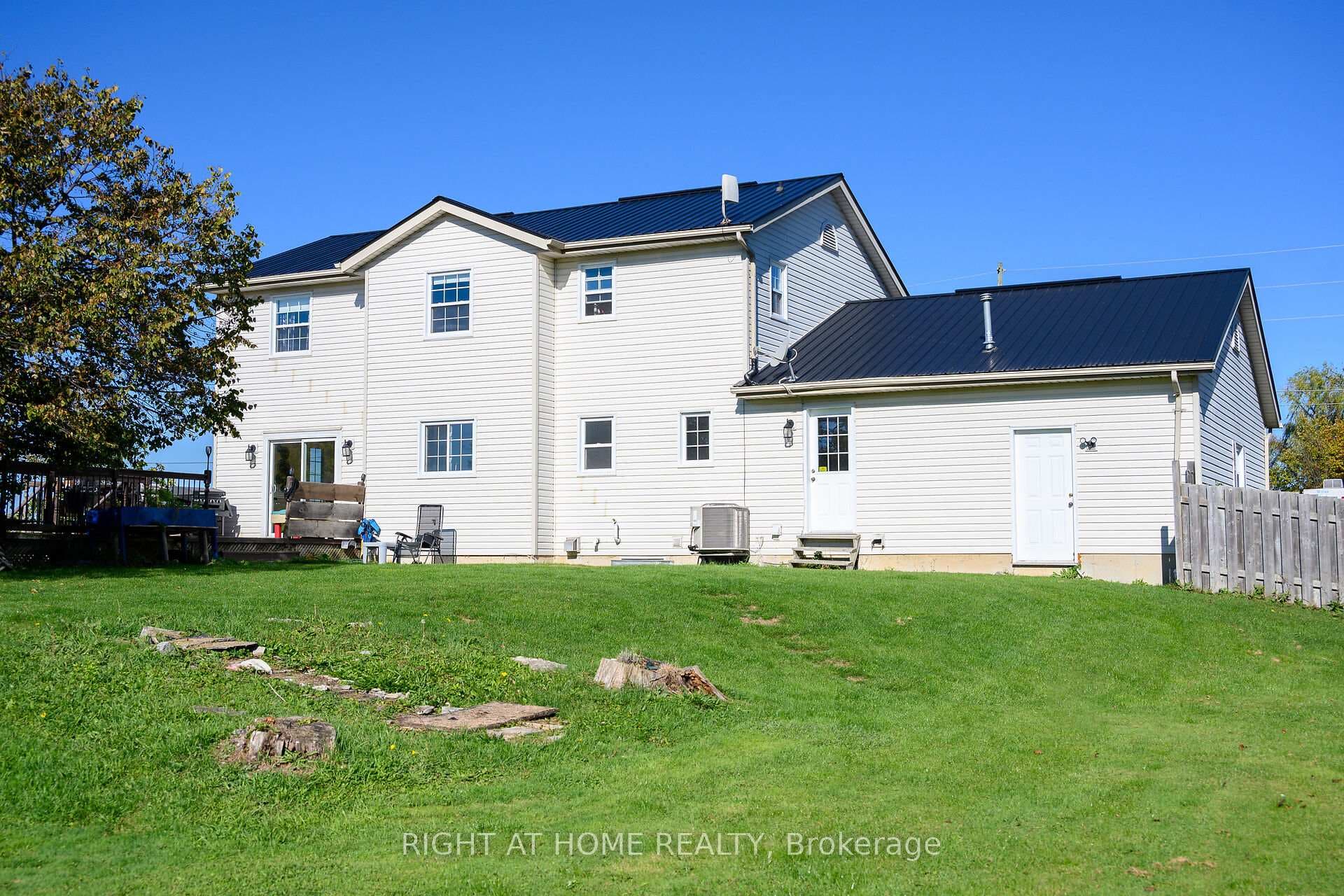 8 Talbot Road photo 37