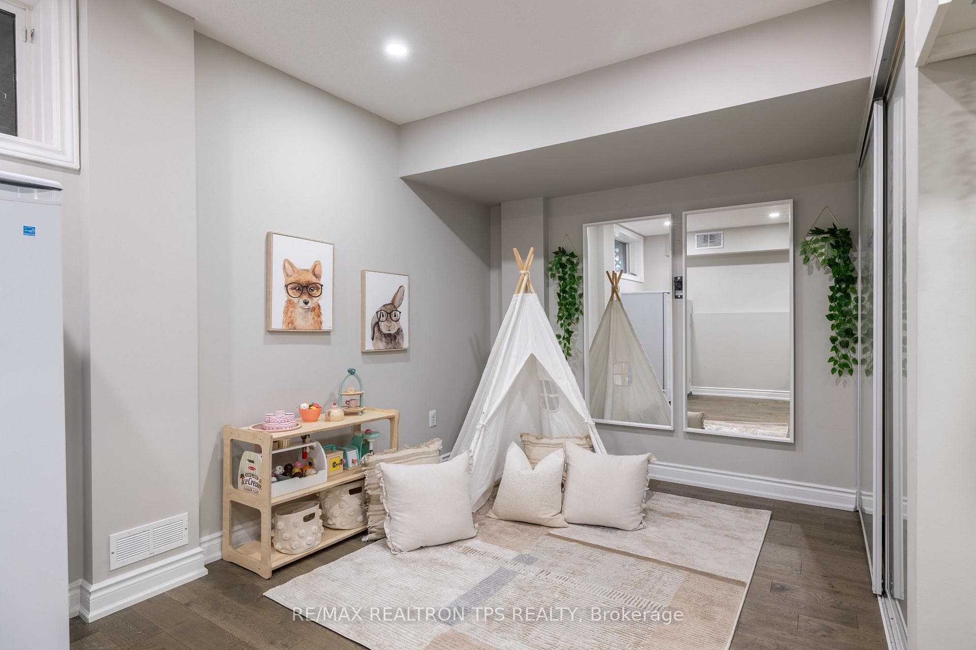 14 Greystone Court photo 26