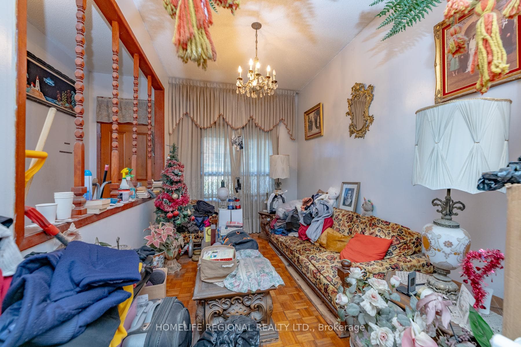 155 Montrose Avenue photo 5