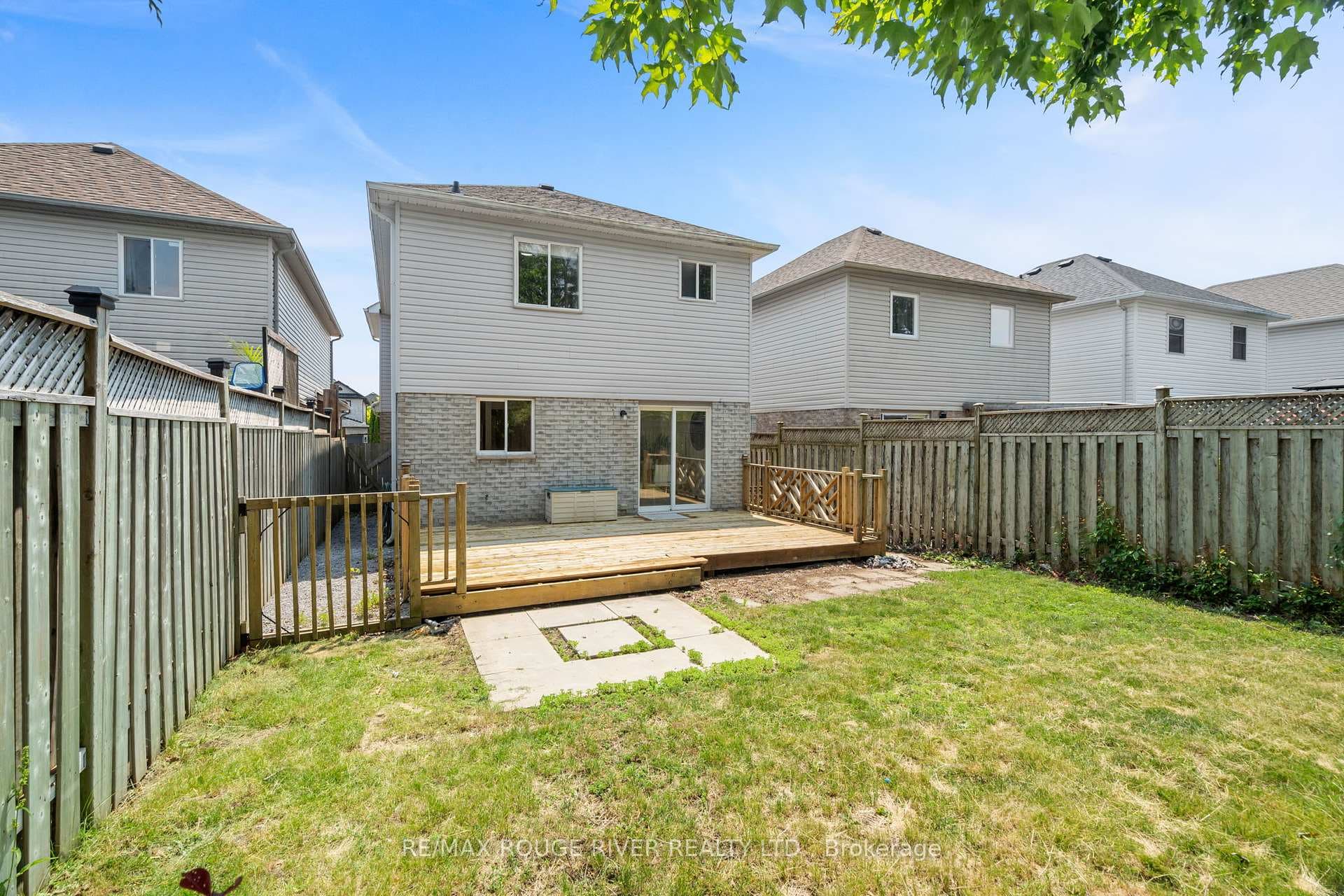 80 Lownie Court photo 34
