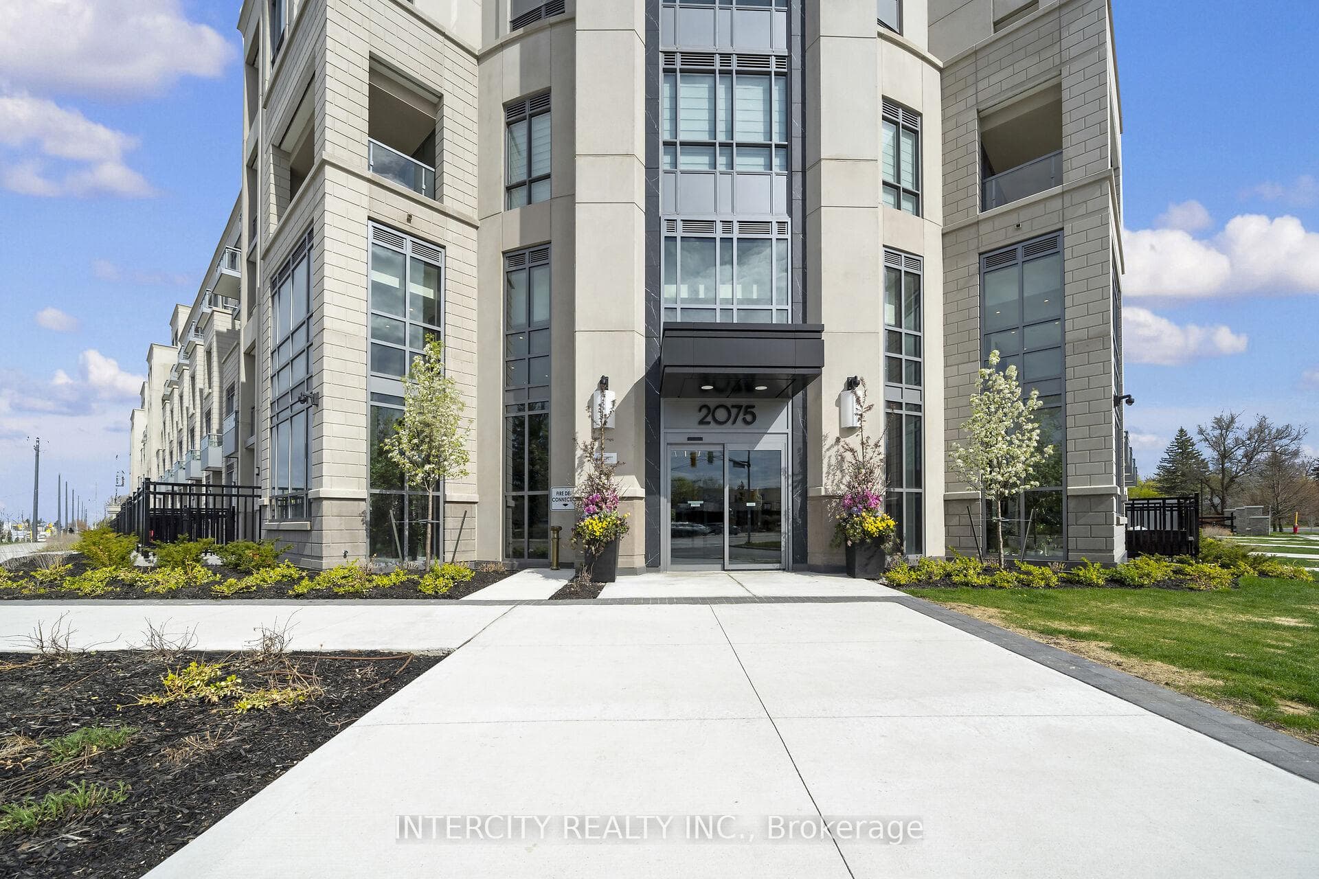 2075 King Road Unit 230 photo 2