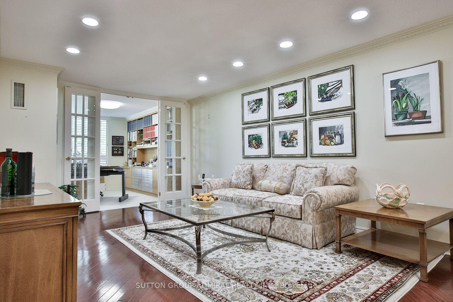 333 Clark Avenue Unit 106 photo 9