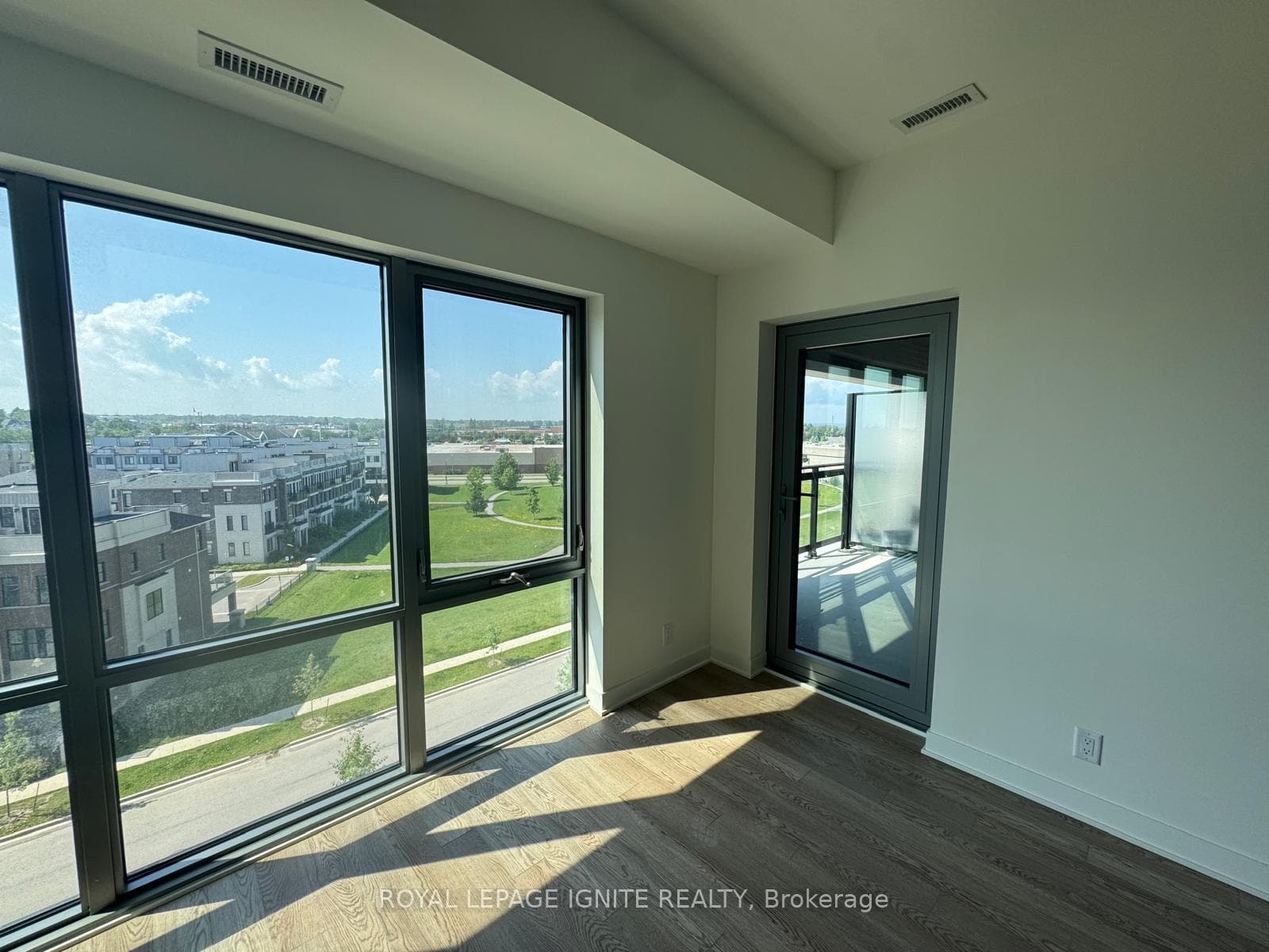 51 Clarington Boulevard Unit 611 photo 7