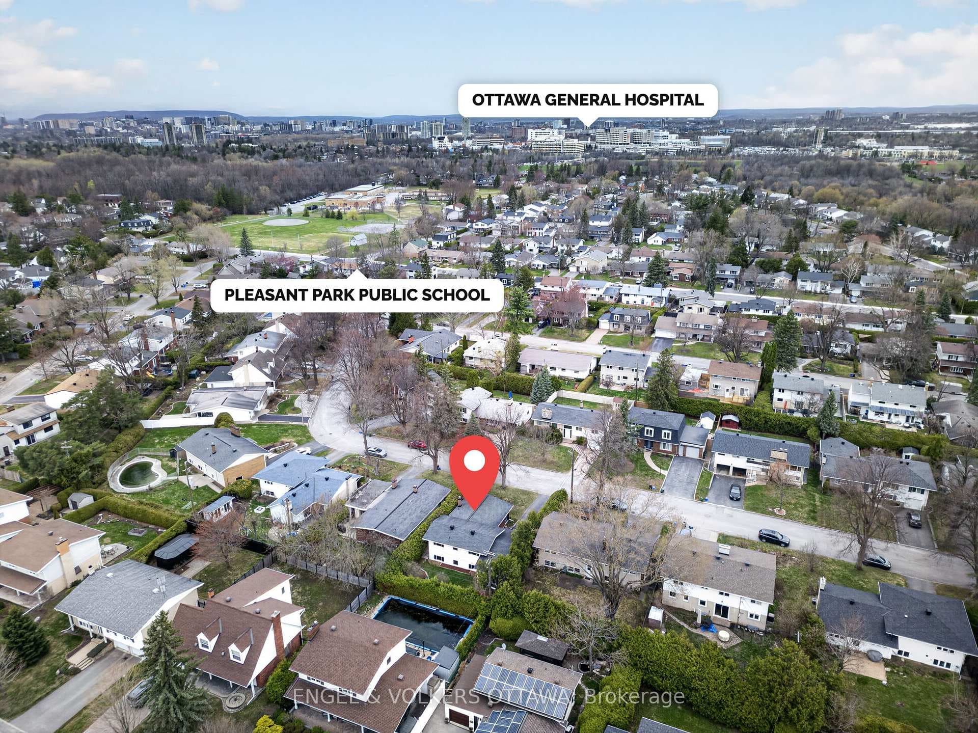 1795 Devlin Crescent photo 41
