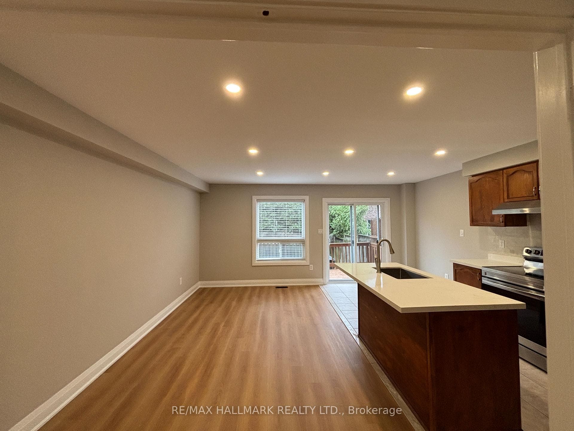 3234 Raindance Crescent photo 8