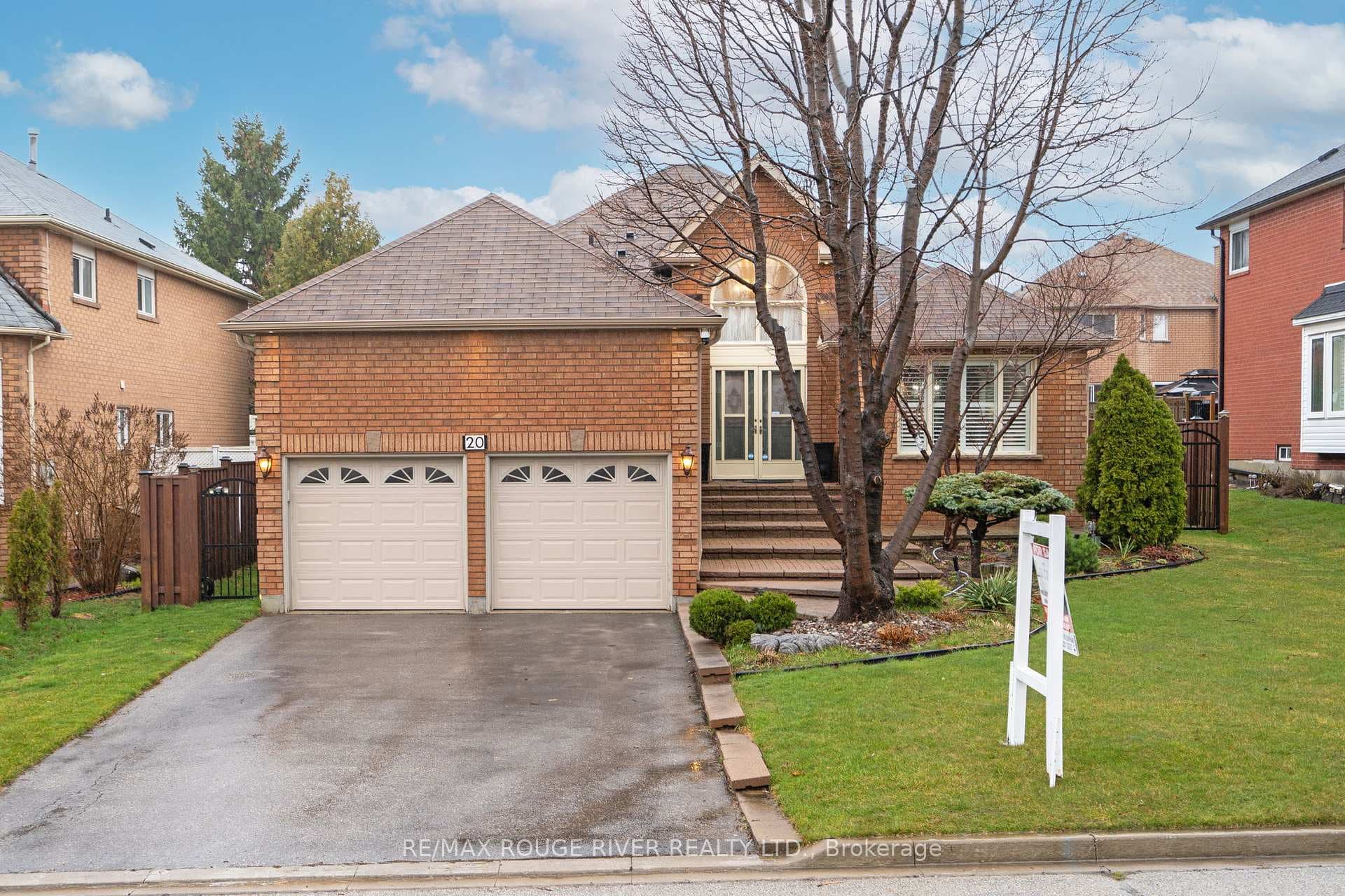 20 Dewbourne Place photo 1