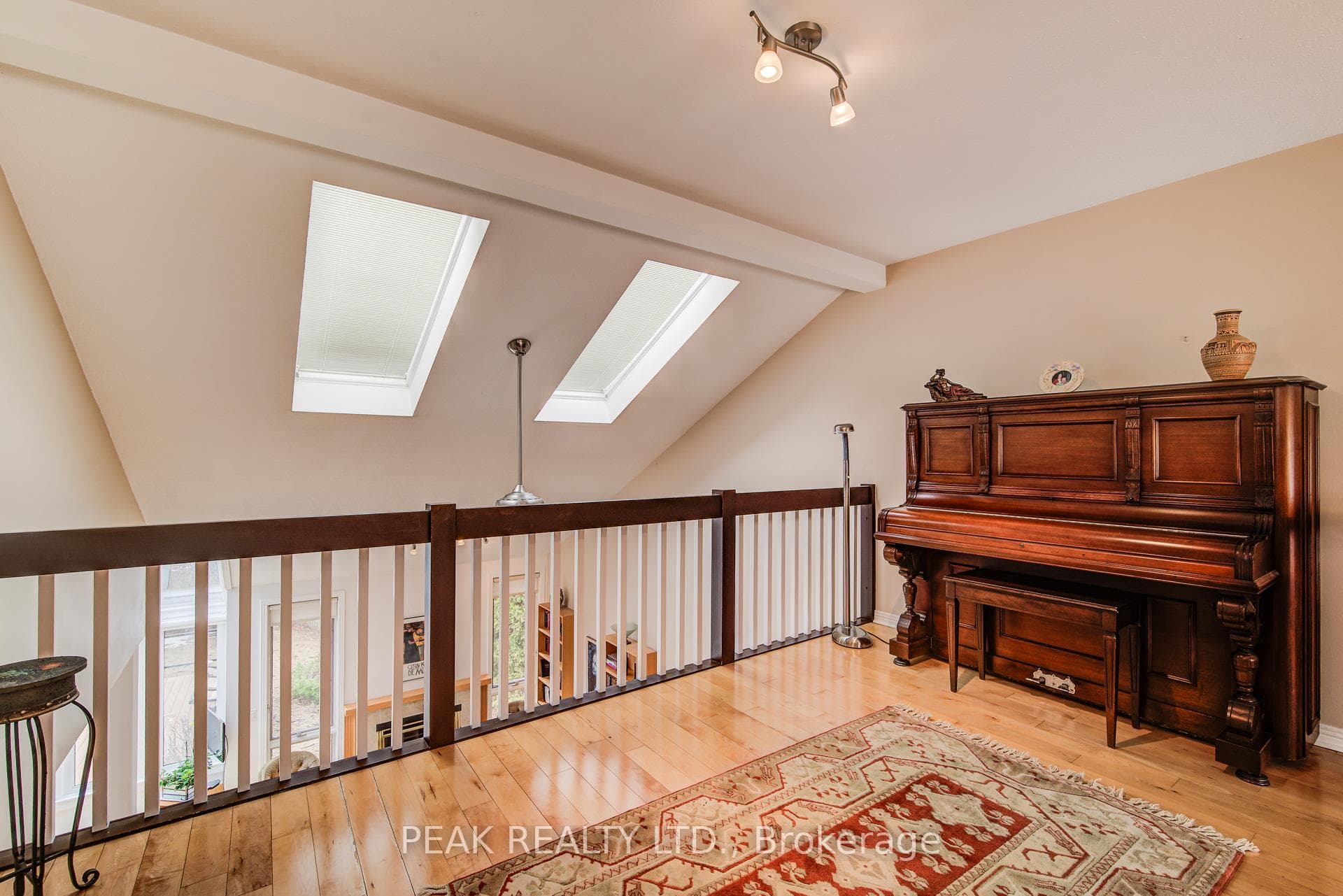 327 Wyecroft Boulevard photo 23