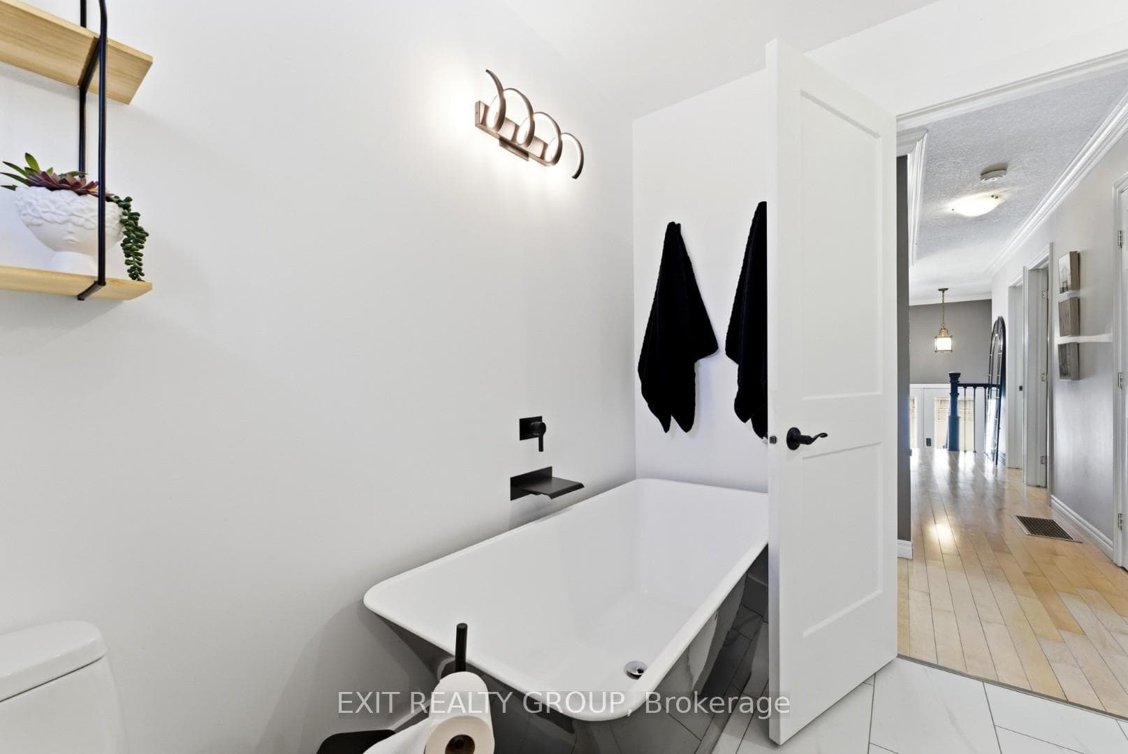67 Bogart Crescent photo 11