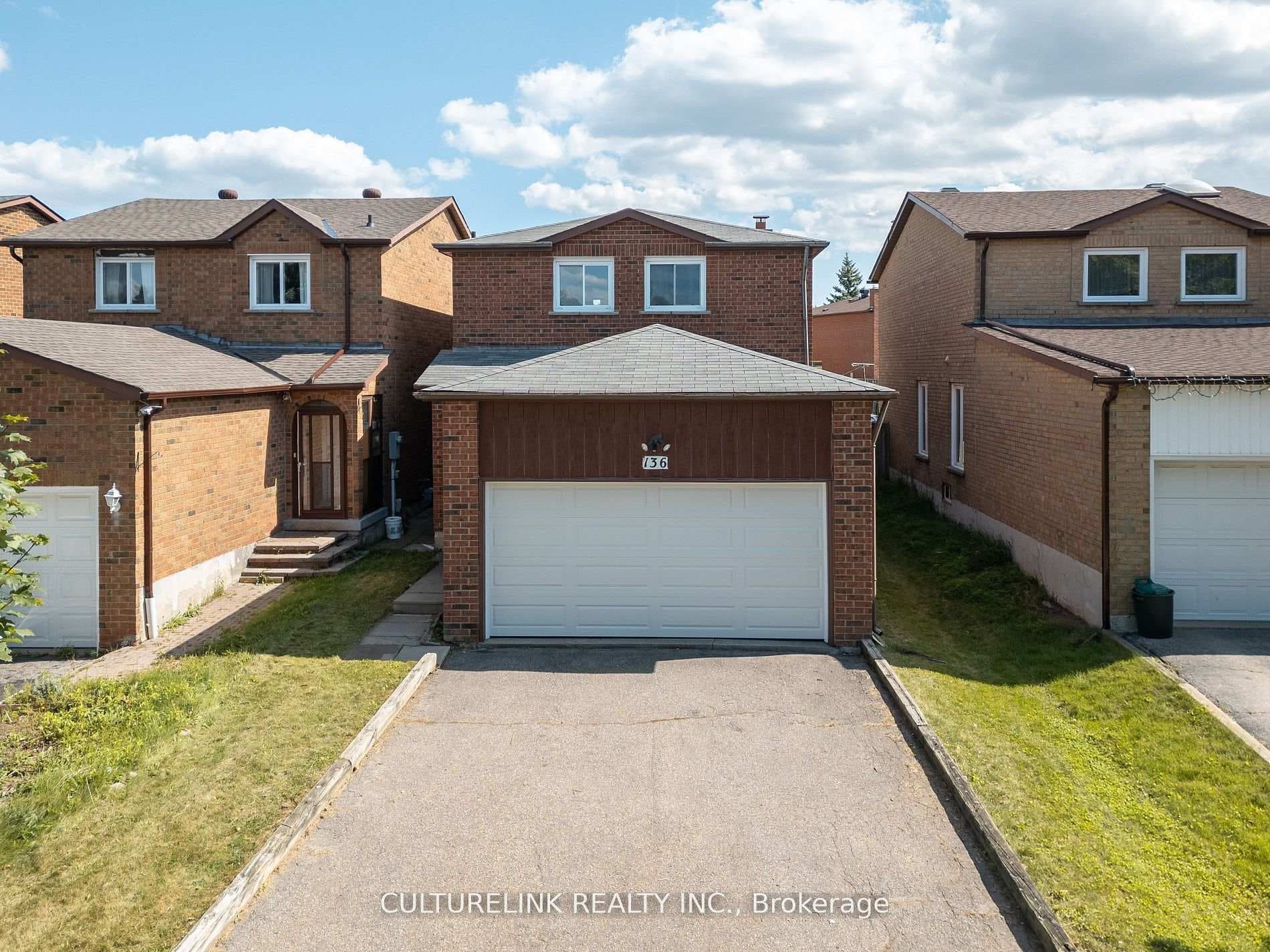 136 Tangmere Crescent photo 1
