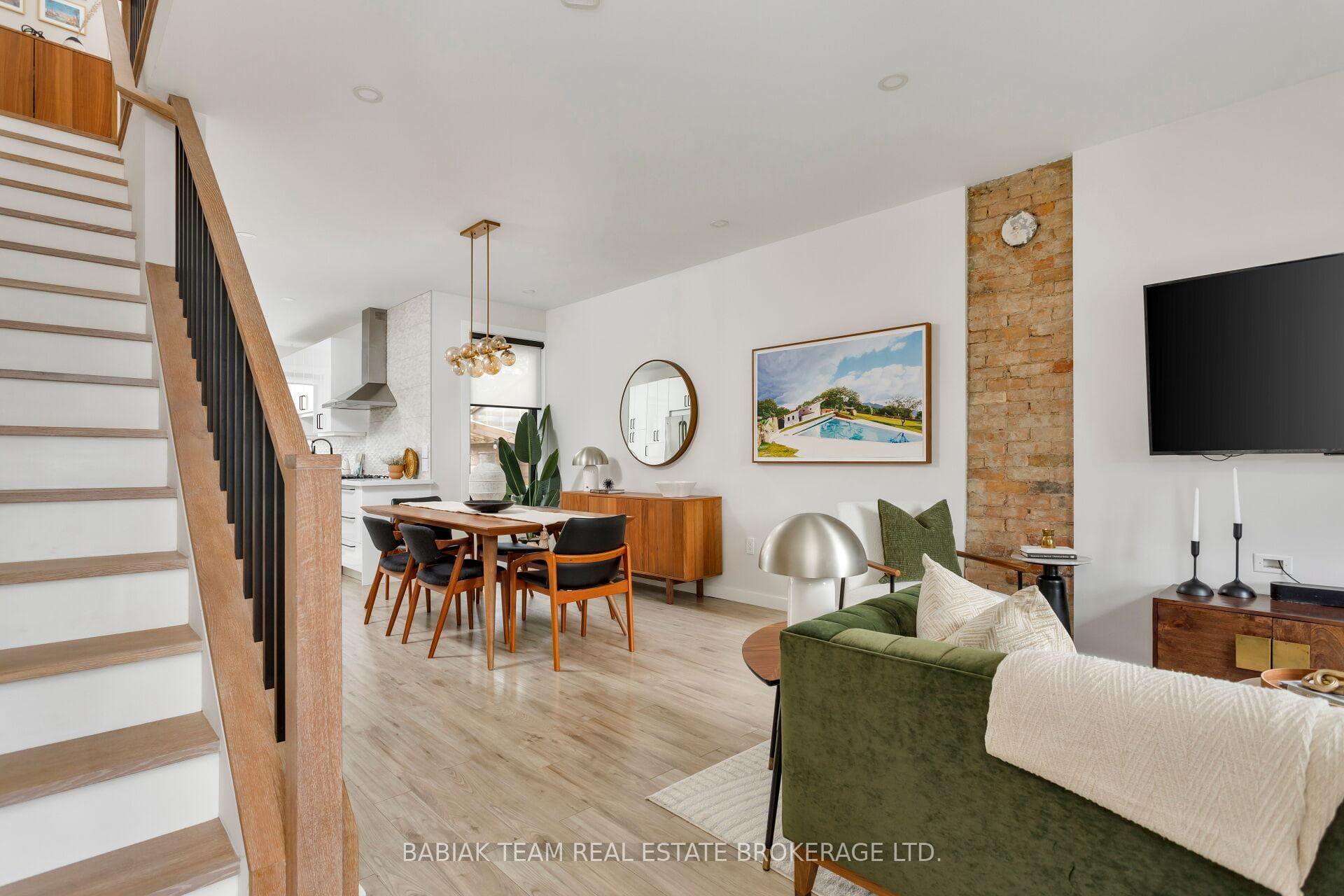 497 Keele Street photo 6