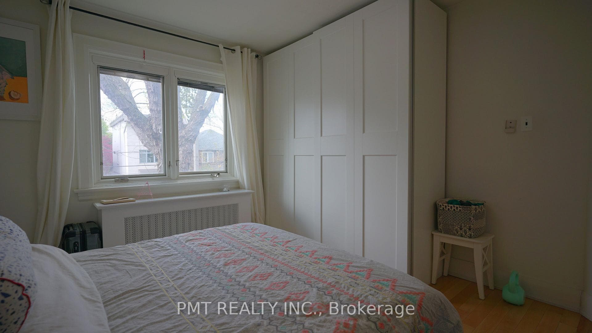 581 Soudan Avenue photo 16