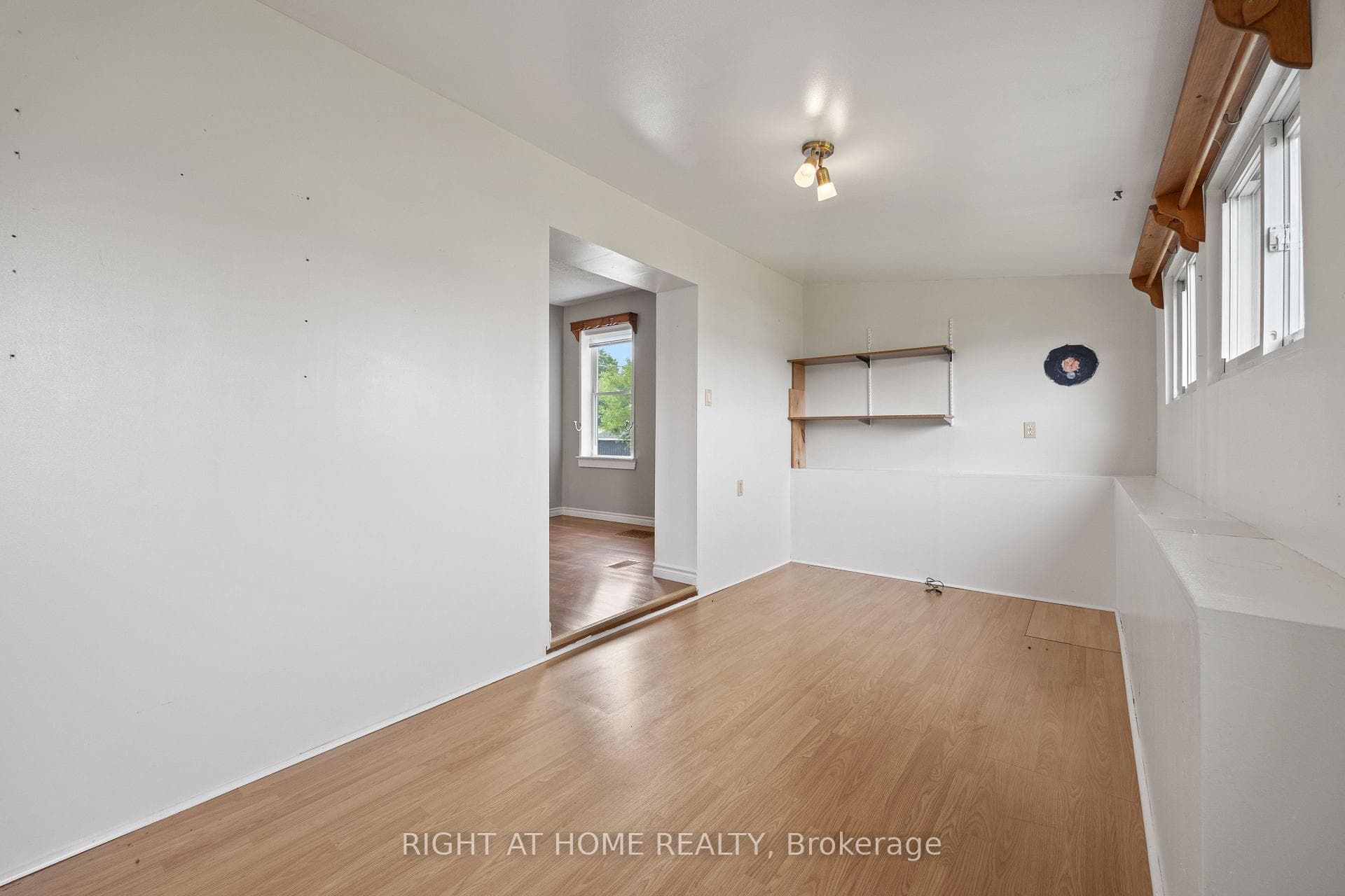 221 Samuelson Street photo 18