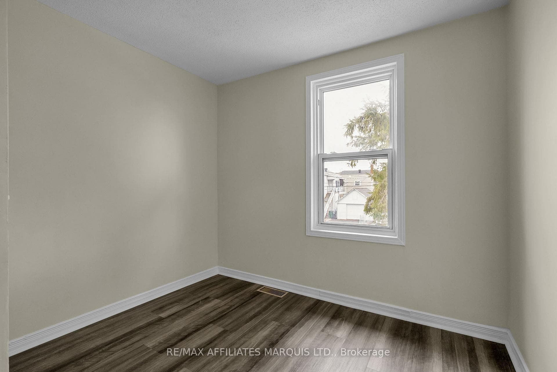 226 Guy Street photo 15