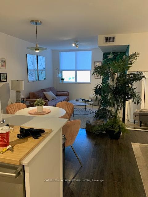 323 Richmond Street Unit 805 photo 10