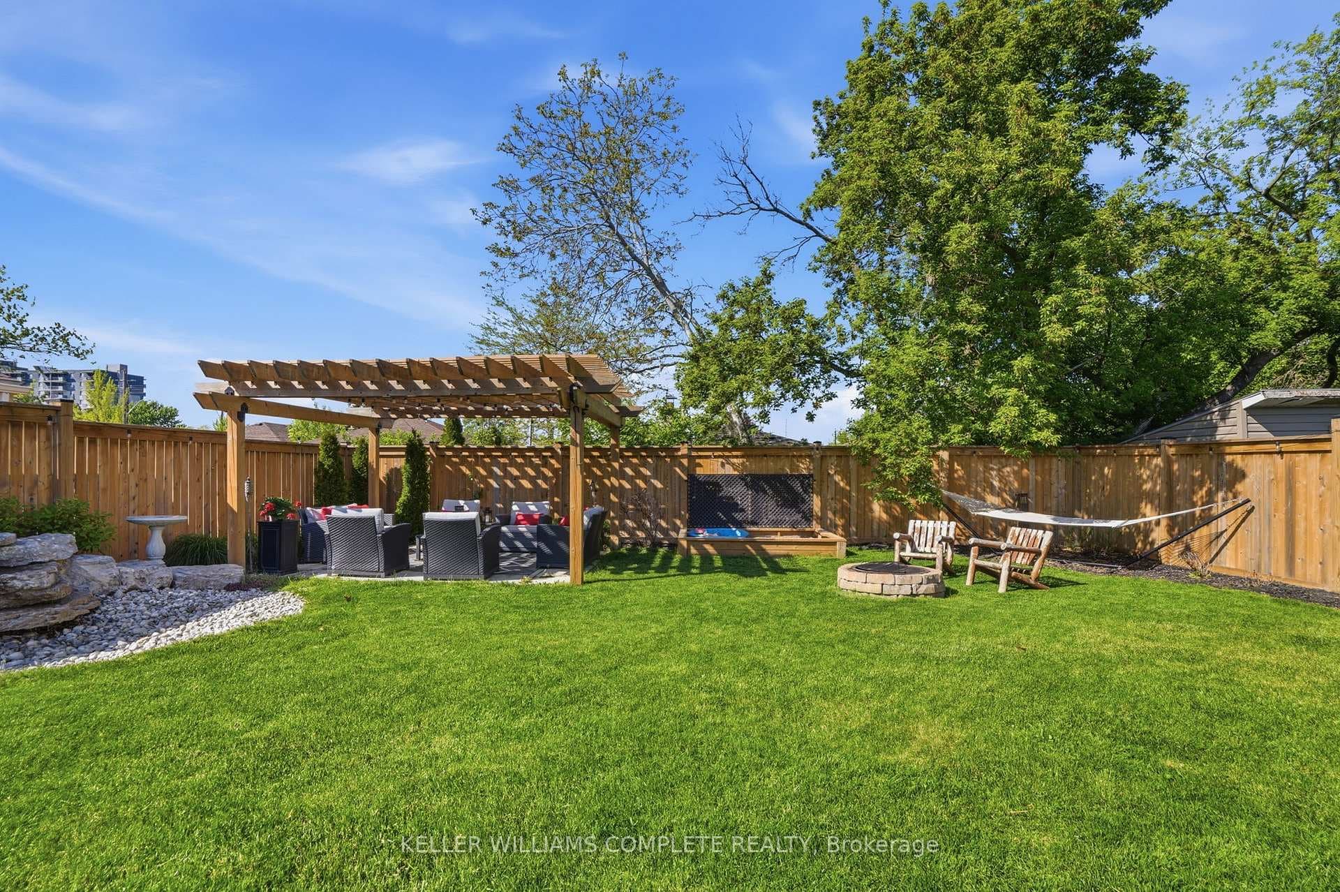 9 Reno Avenue photo 25