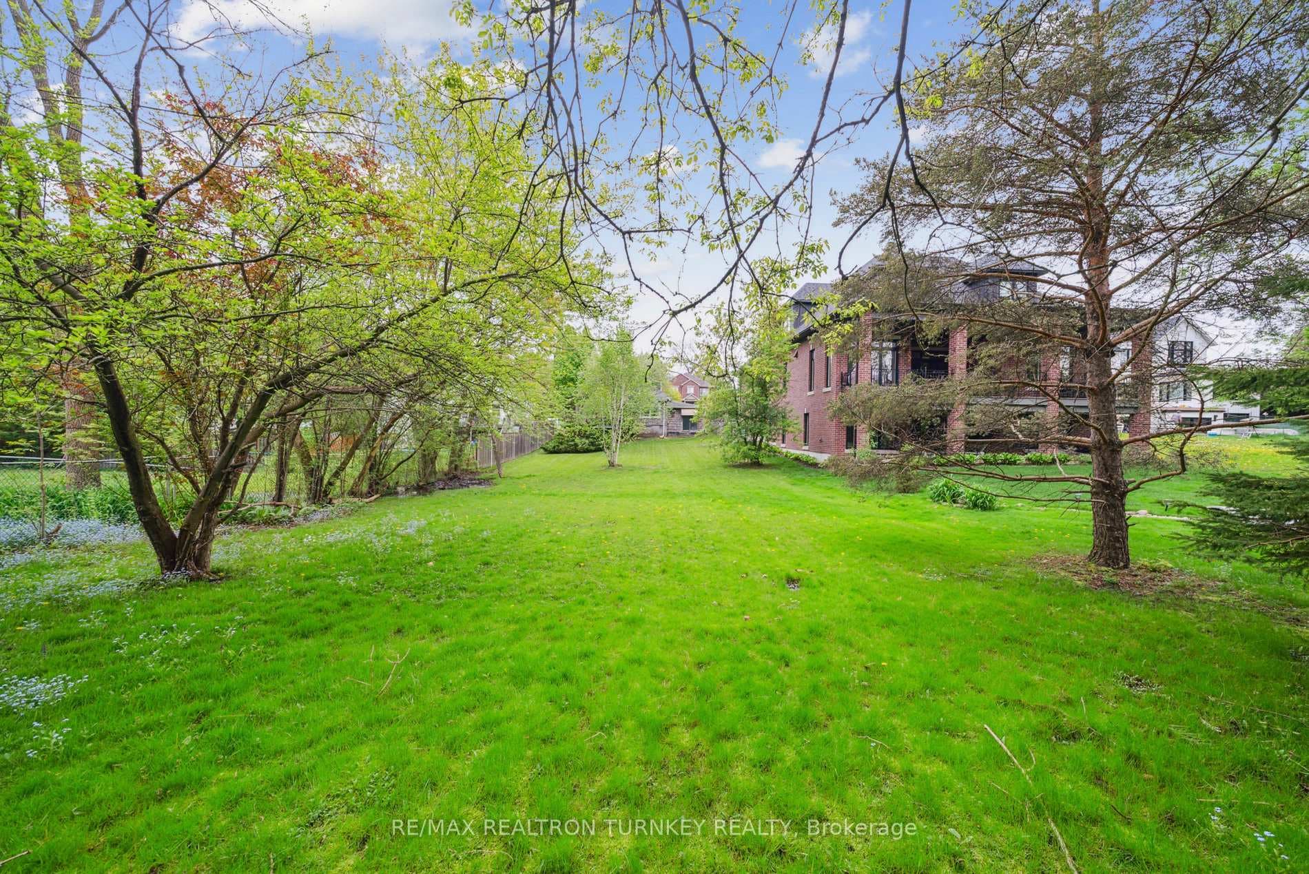 Fabulous Level Lot to Build your Dream Home!