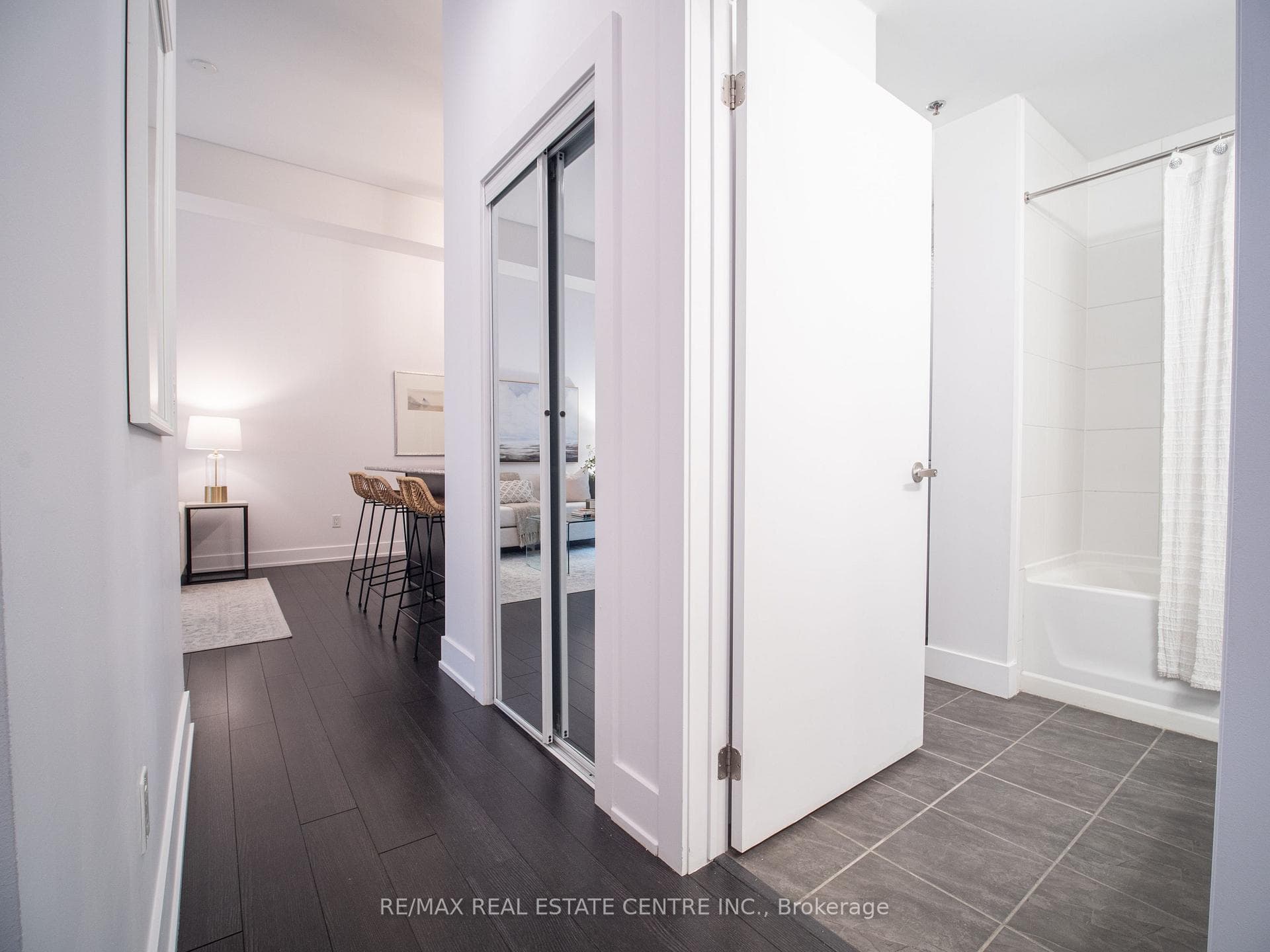 2490 Old Bronte Road Unit 102 photo 16